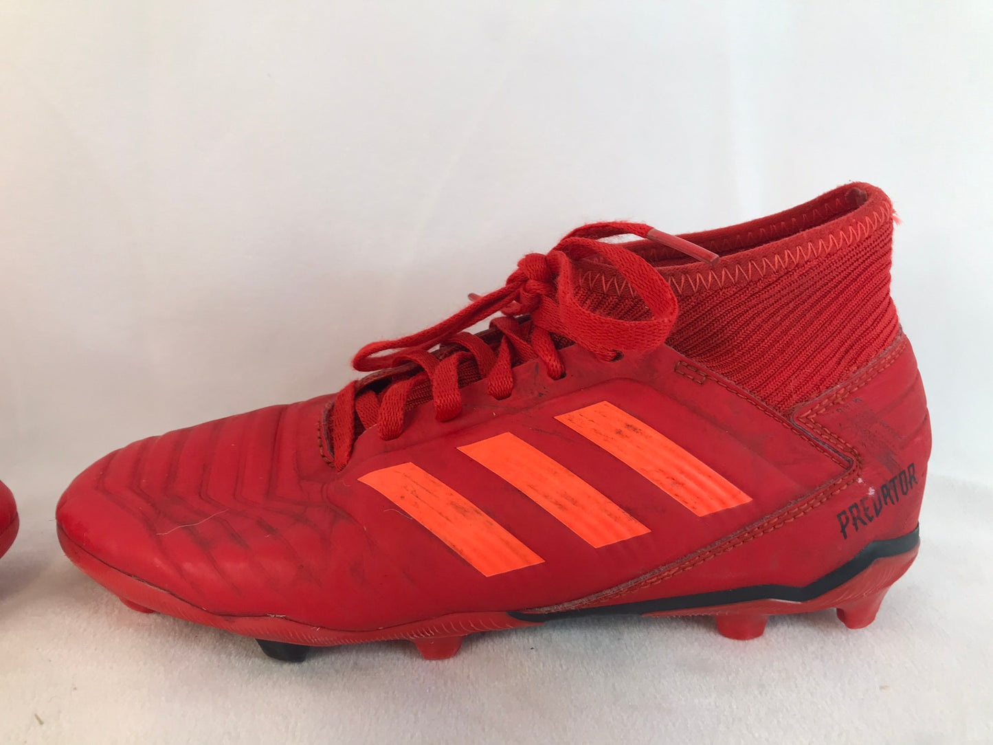 Soccer Shoes Cleats Child Size 3.5 Nike Preditor Red Orange Minor Marks