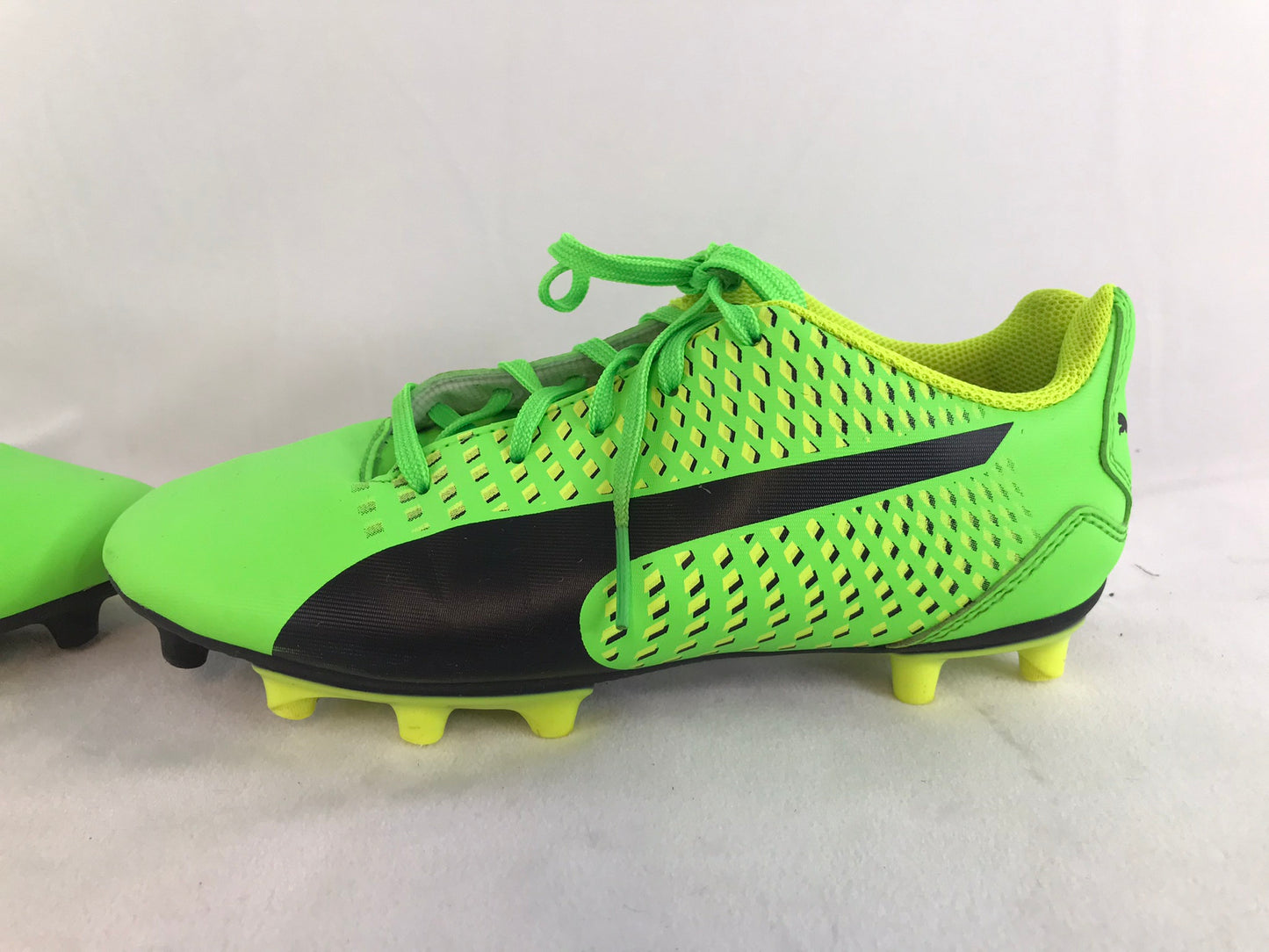 Soccer Shoes Cleats Child Size 3.5 Puma Green Black Lime Excellent