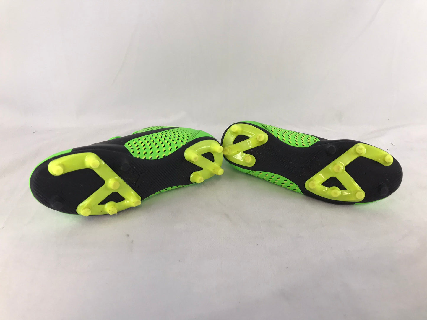 Soccer Shoes Cleats Child Size 3.5 Puma Green Black Lime Excellent