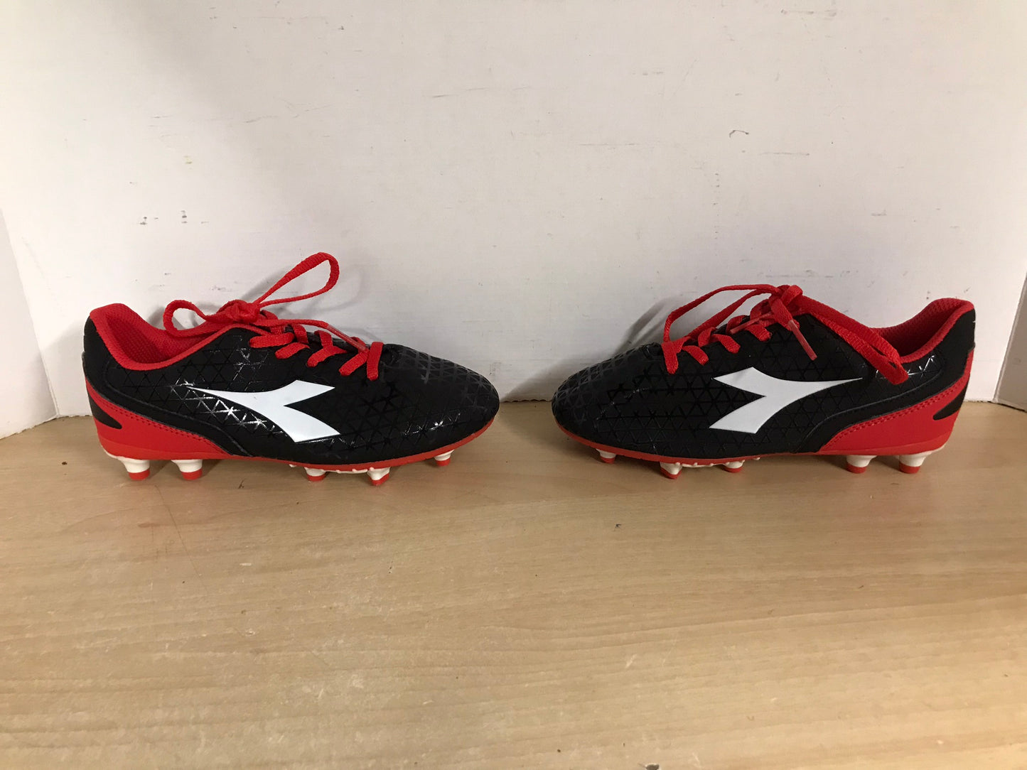 Soccer Shoes Cleats Child Size 3 Adidas Black White Red Excellent New Demo Model