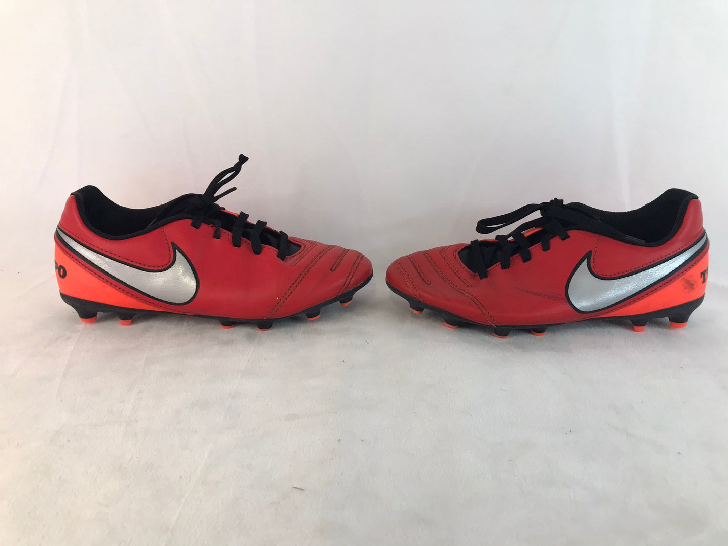 Soccer Shoes Cleats Child Size 3 Nike Tiempo Red Grey Minor Marks