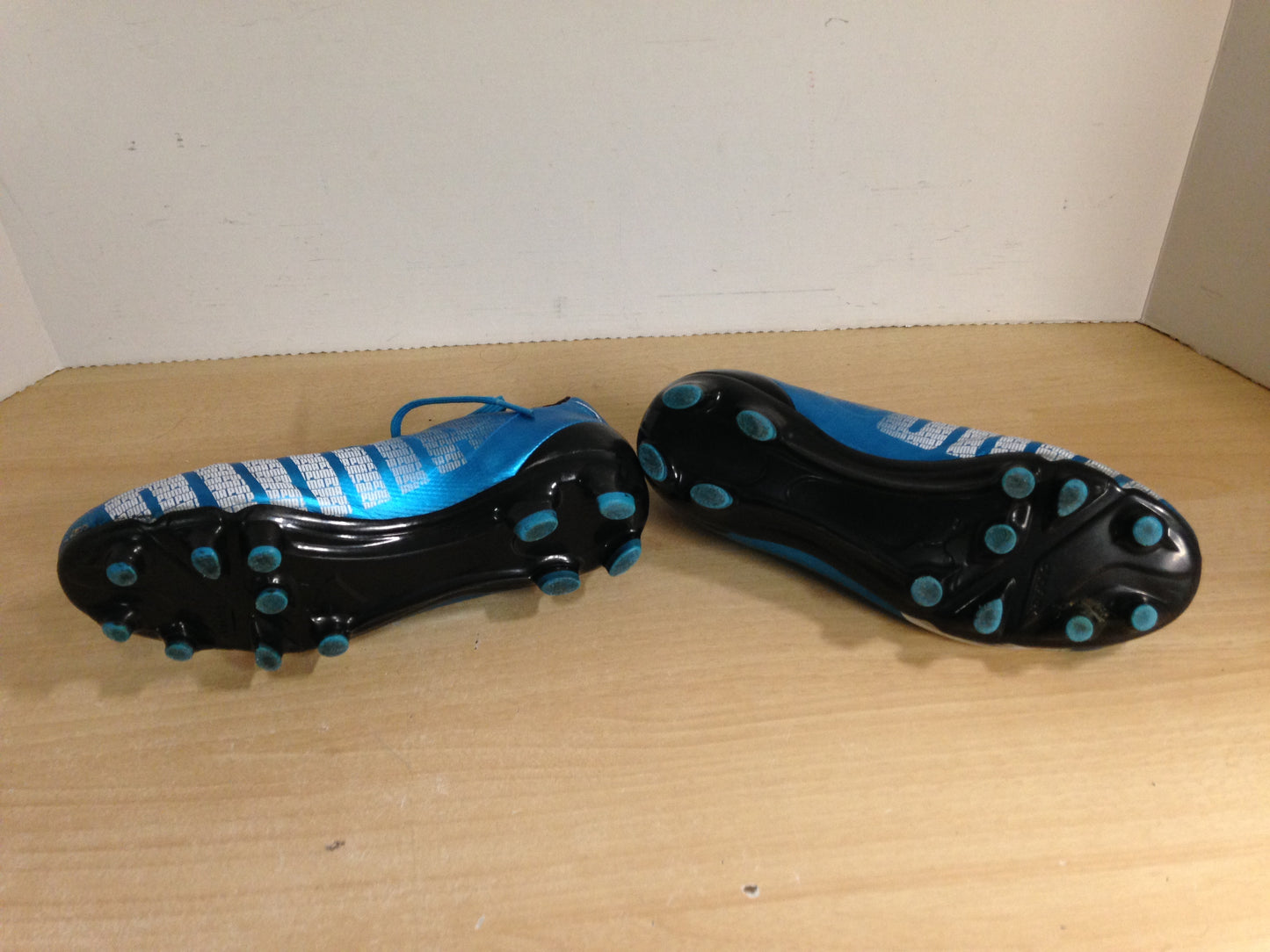 Soccer Shoes Cleats Child Size 4.5 Puma Evo Blue White Black
