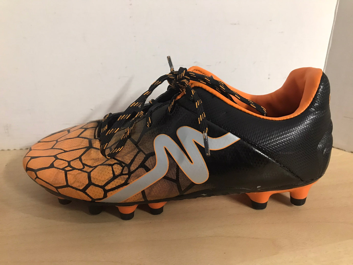 Soccer Shoes Cleats Child Size 4 Mitre Black Orange
