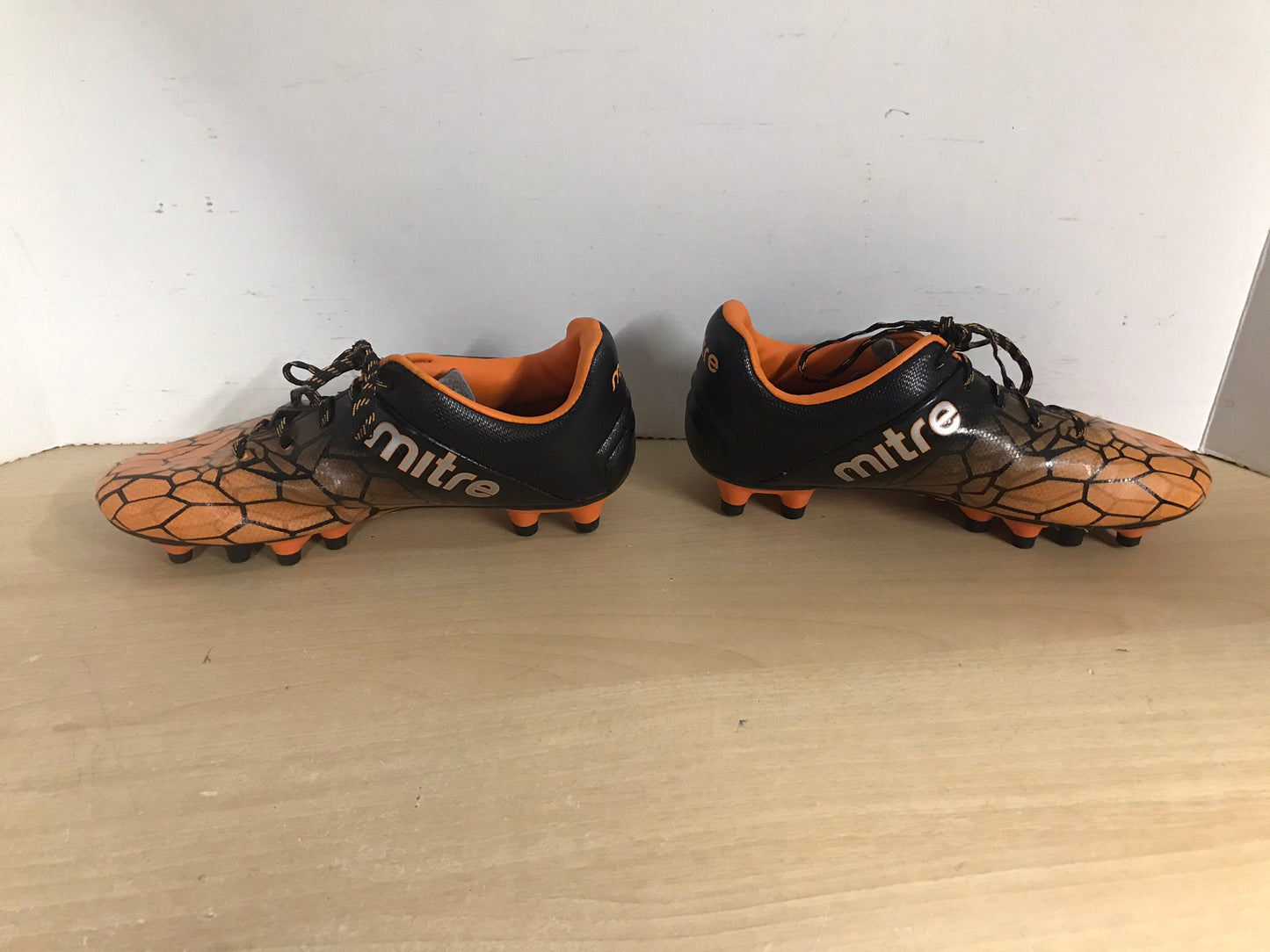 Soccer Shoes Cleats Child Size 4 Mitre Black Orange