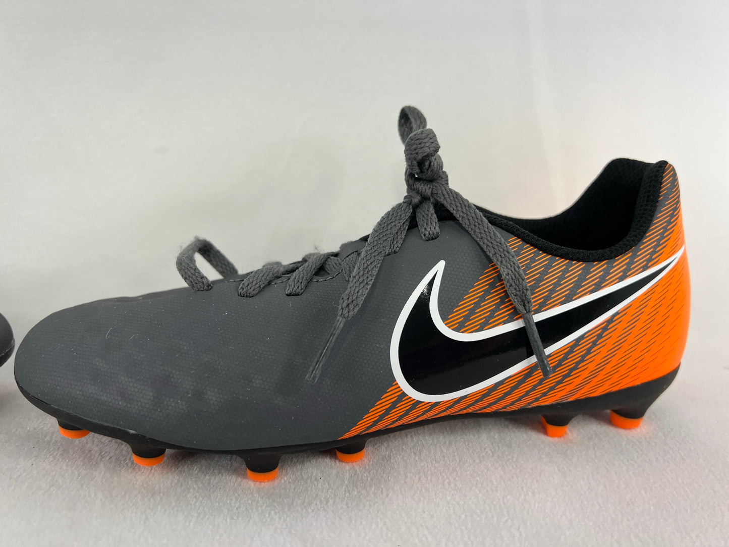 Soccer Shoes Cleats Child Size 4 Nike Maginta Orange Grey New Demo Model
