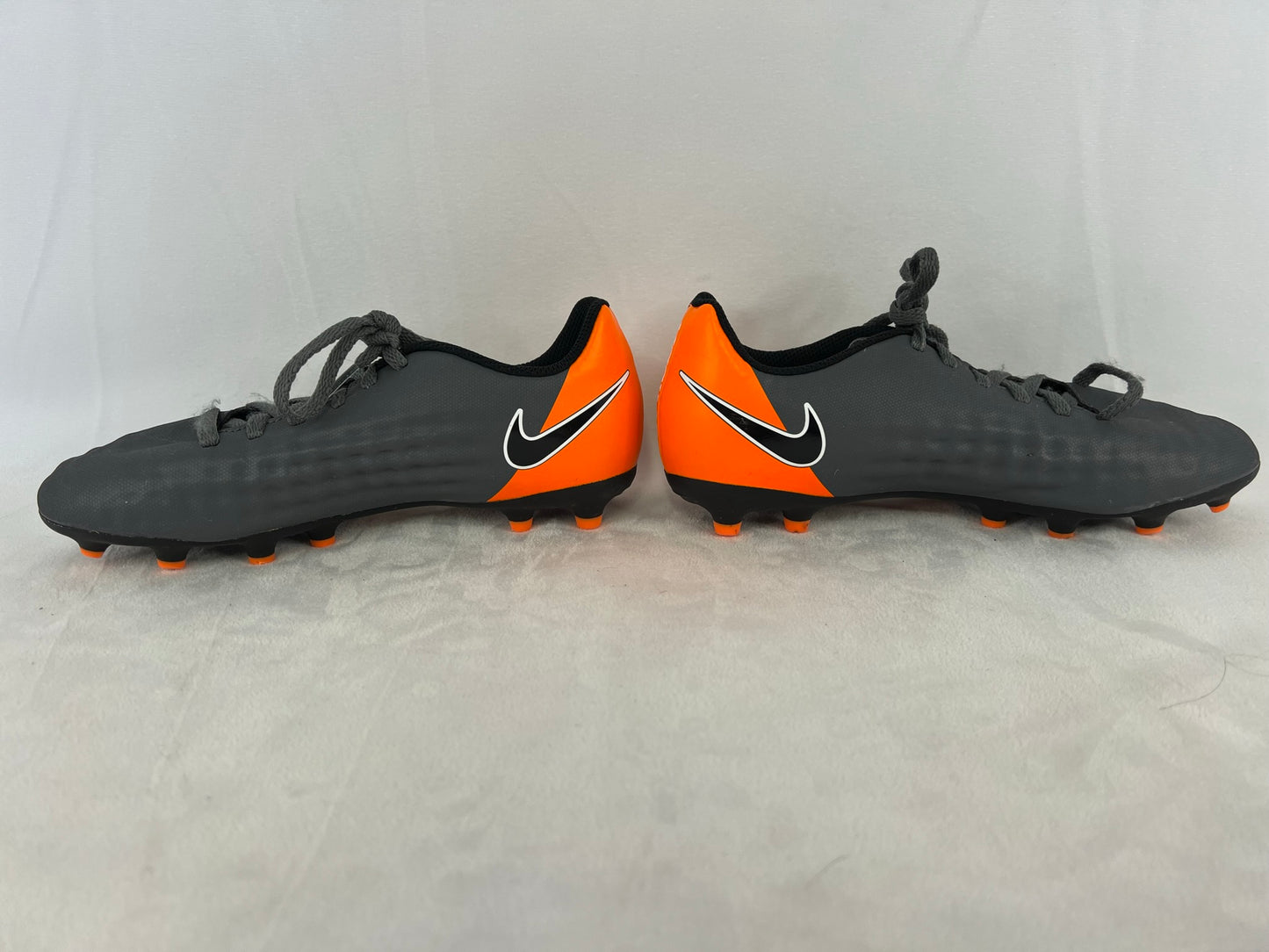 Soccer Shoes Cleats Child Size 4 Nike Maginta Orange Grey New Demo Model