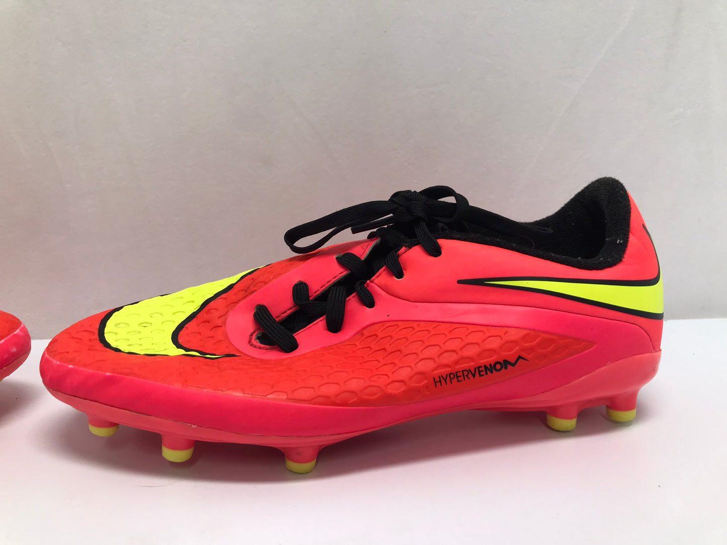 Soccer Shoes Cleats Child Size 4 Nike Orange PInk Lime Minor Wear