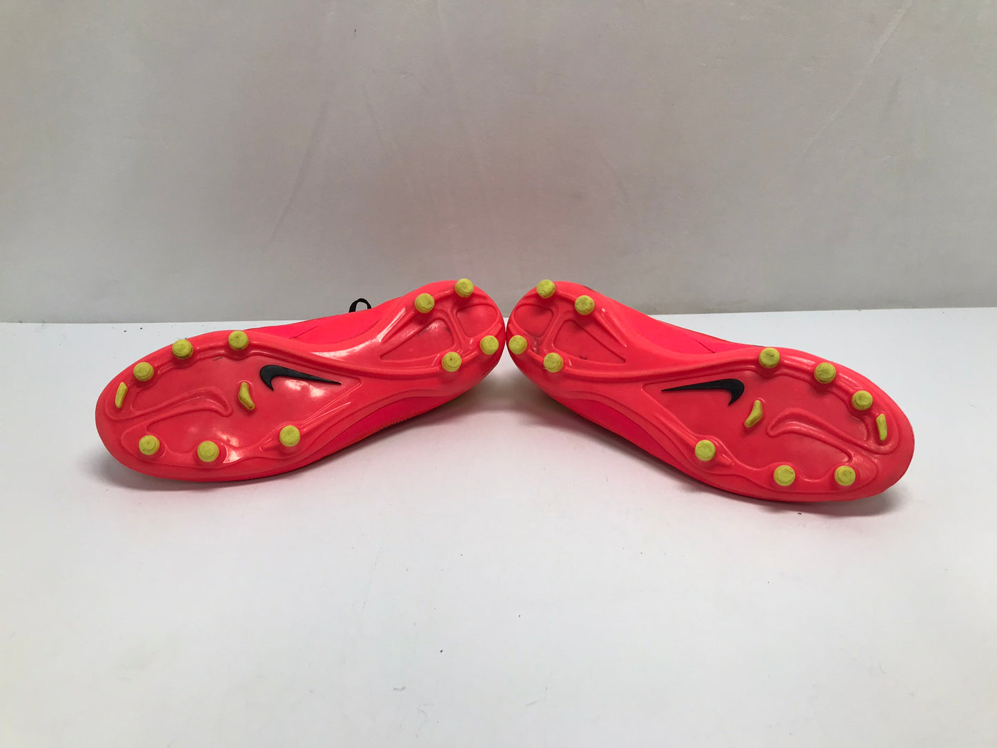 Soccer Shoes Cleats Child Size 4 Nike Orange PInk Lime Minor Wear