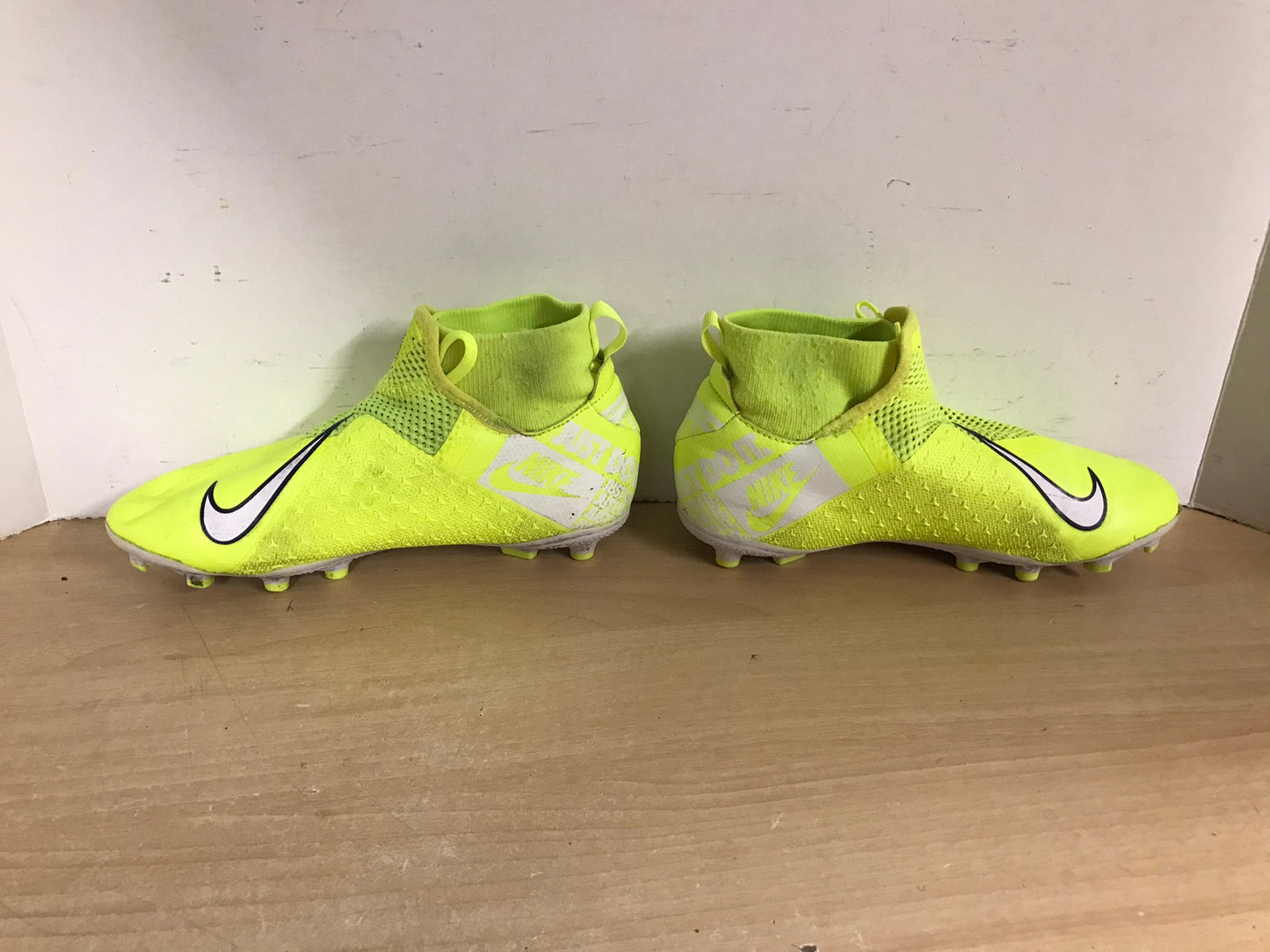 Soccer Shoes Cleats Child Size 5 Nike Ghost Phantom Lime Black Slipper Foot Few Marks Excellent Quality