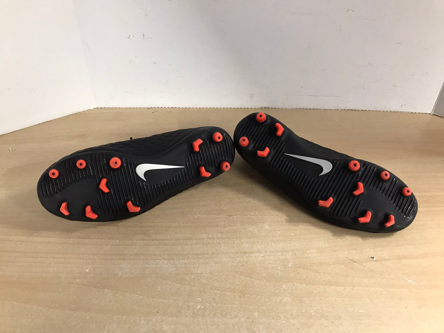 Soccer Shoes Cleats Child Size 5 Nike Hypervenom Black Excellent