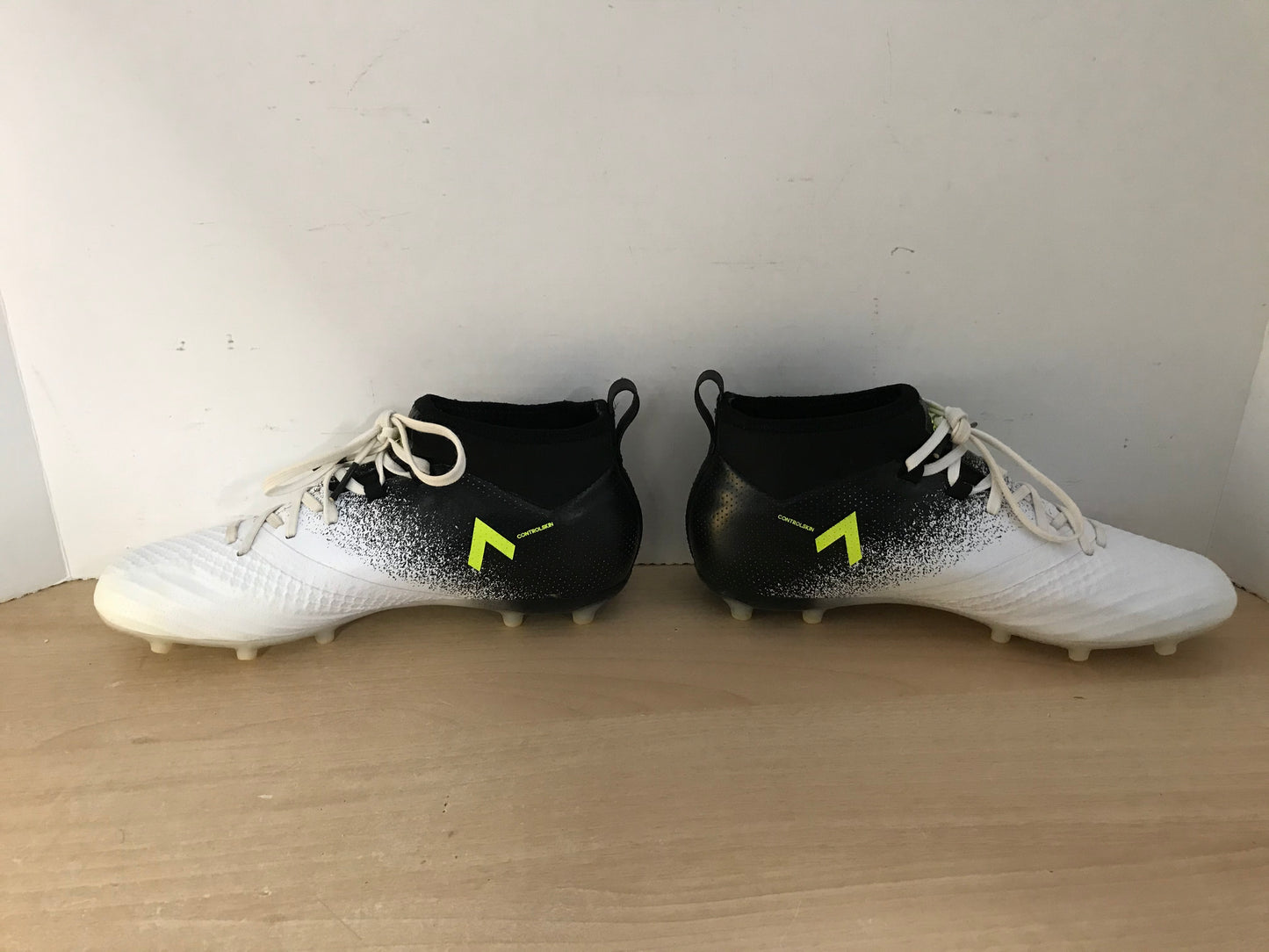 Soccer Shoes Cleats Child Size 6 Adidas Control Skin Slipper Foot White Black Lime New Demo Model