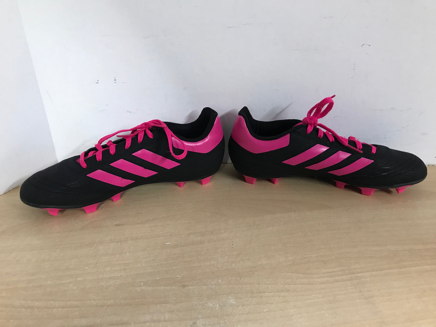 Soccer Shoes Cleats Ladies Size 6 Adidas Fushia Black New Demo Model