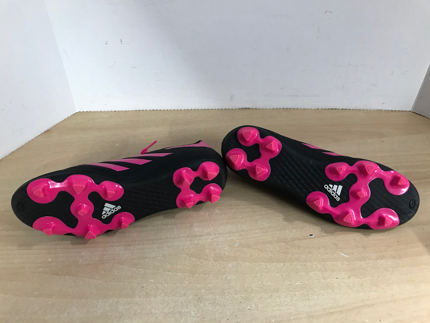 Soccer Shoes Cleats Ladies Size 6 Adidas Fushia Black New Demo Model