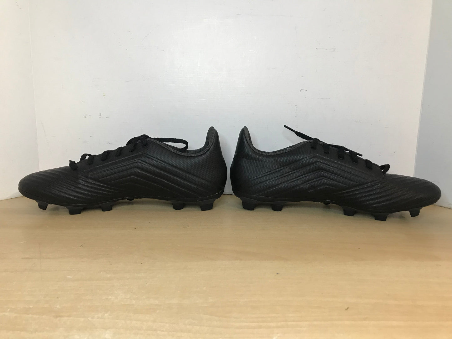 Soccer Shoes Cleats Men's Size 10 Adidas Preditor Black