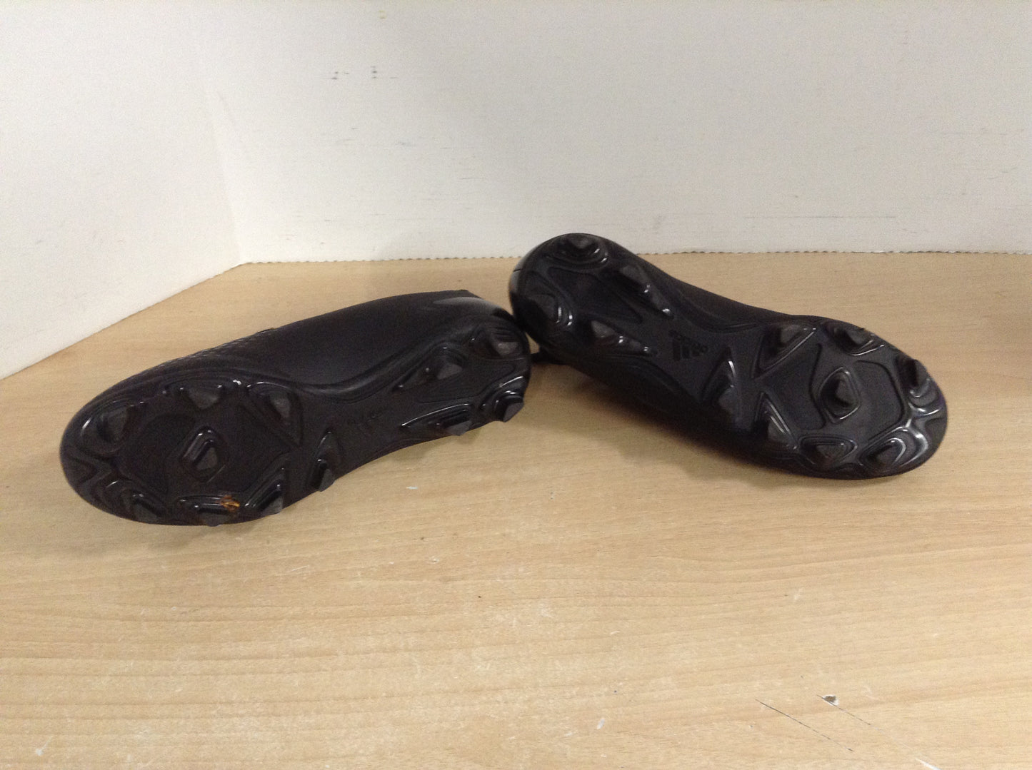 Soccer Shoes Cleats Men's Size 6.5 Adidas Preditor Demonscale Black With Slipper Foot New Demo Model