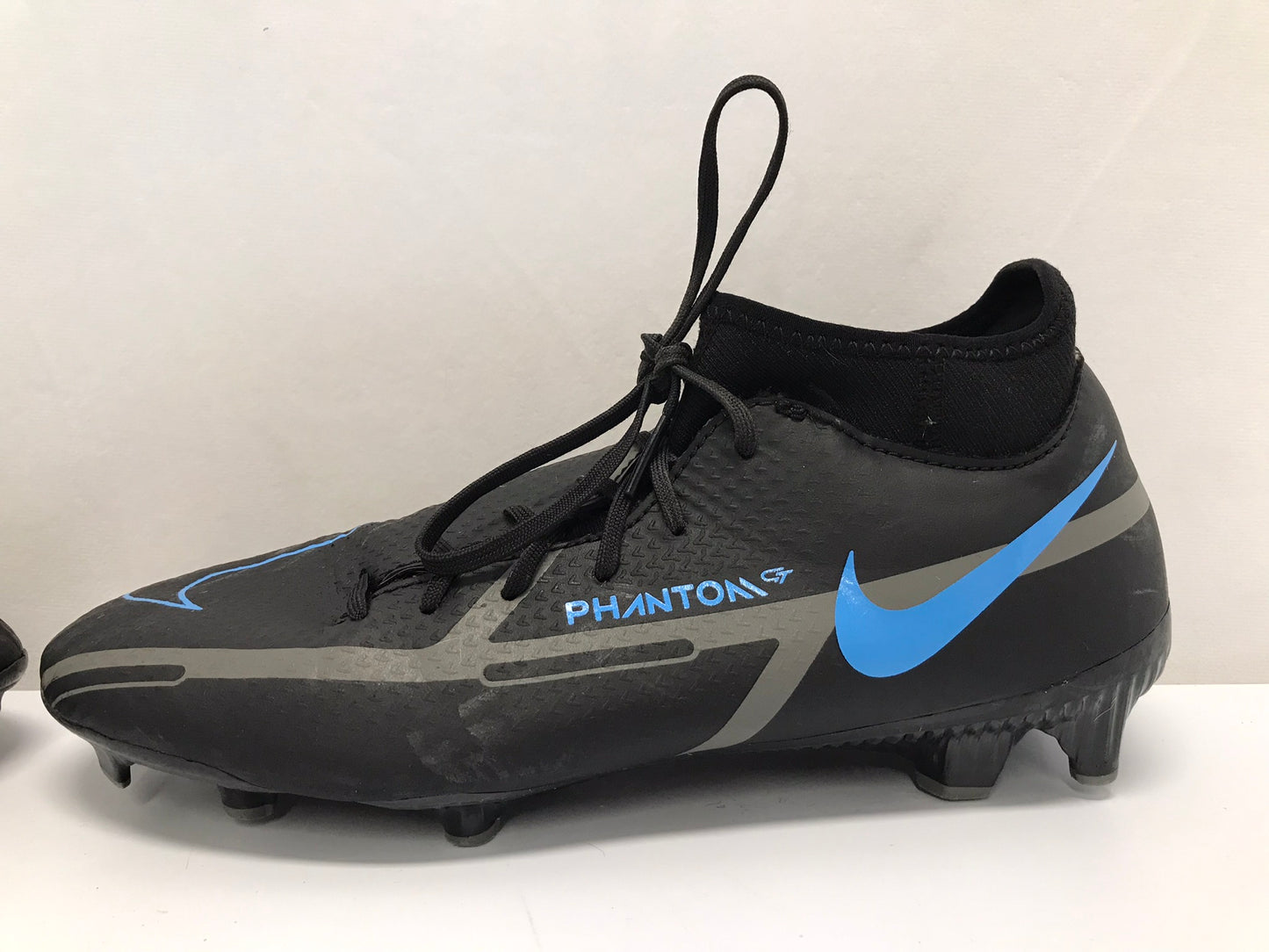Soccer Shoes Cleats Men's Size 7.5 Nike Phantom Black Blue With Slipper Foot Excellent