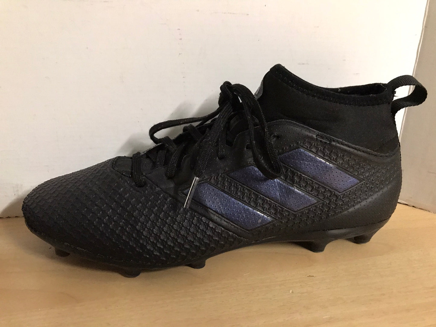 Soccer Shoes Cleats Men's Size 8.5 Adidas Black Blue With Slipper Foot Minor Wear