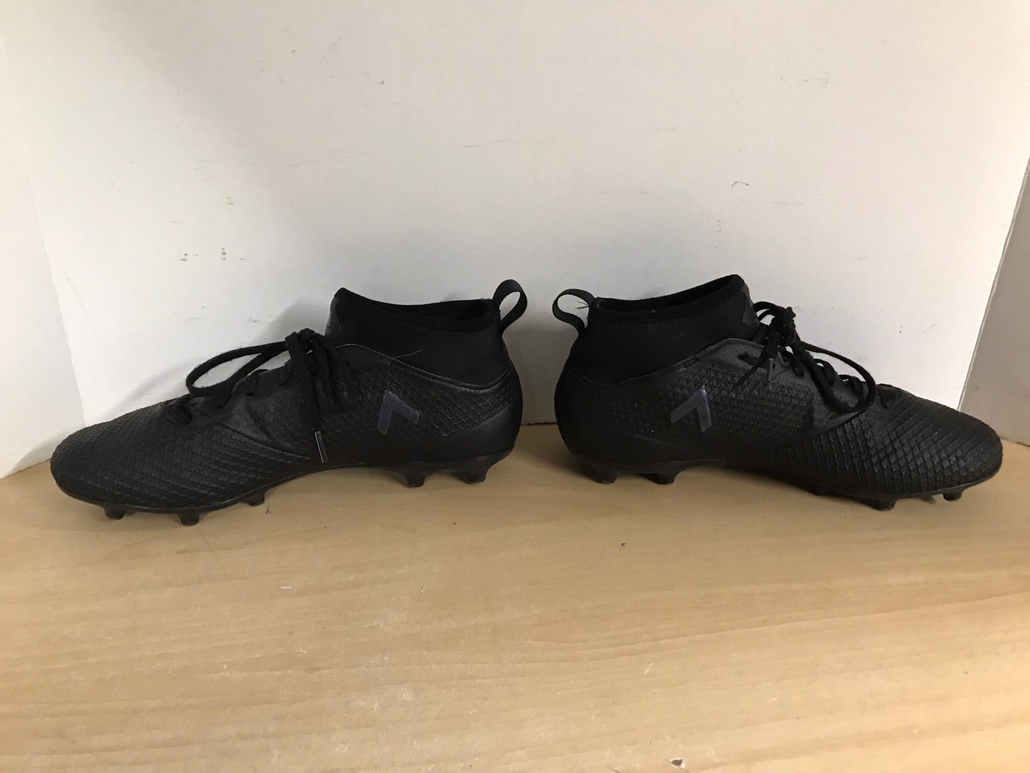 Soccer Shoes Cleats Men's Size 8.5 Adidas Black Blue With Slipper Foot Minor Wear