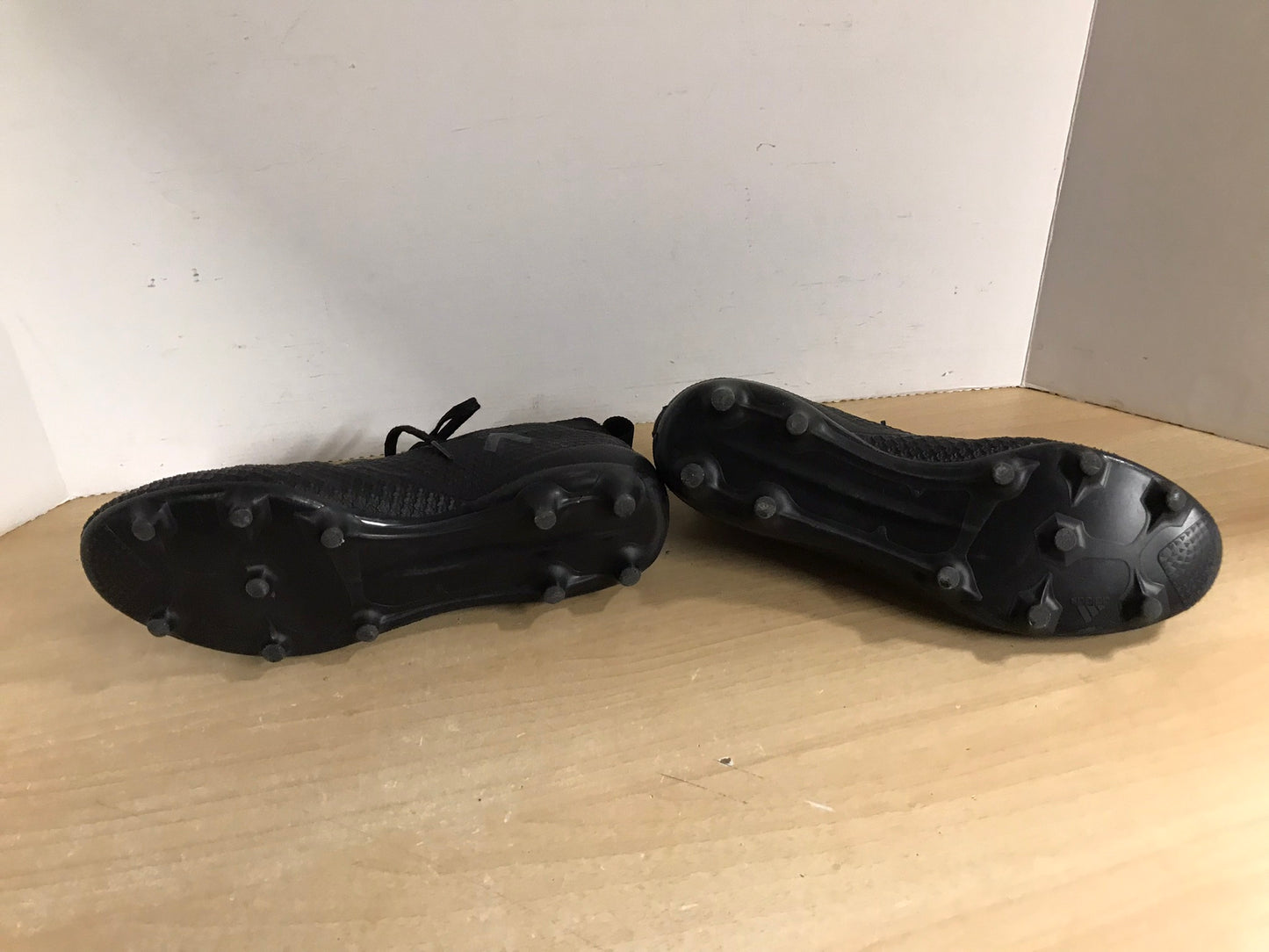 Soccer Shoes Cleats Men's Size 8.5 Adidas Black Blue With Slipper Foot Minor Wear