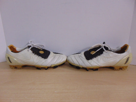 Soccer Shoes Cleats Men's Size 9.5 Leather White Black Minor Wear