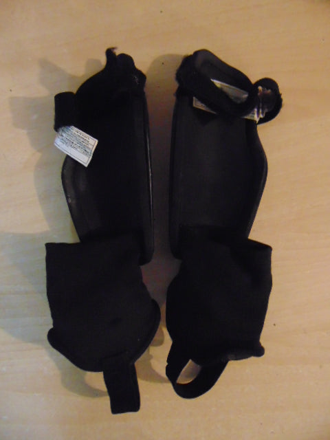 Soccer Shin Pads Child Size Small Age 4-6 Nike Black Lime