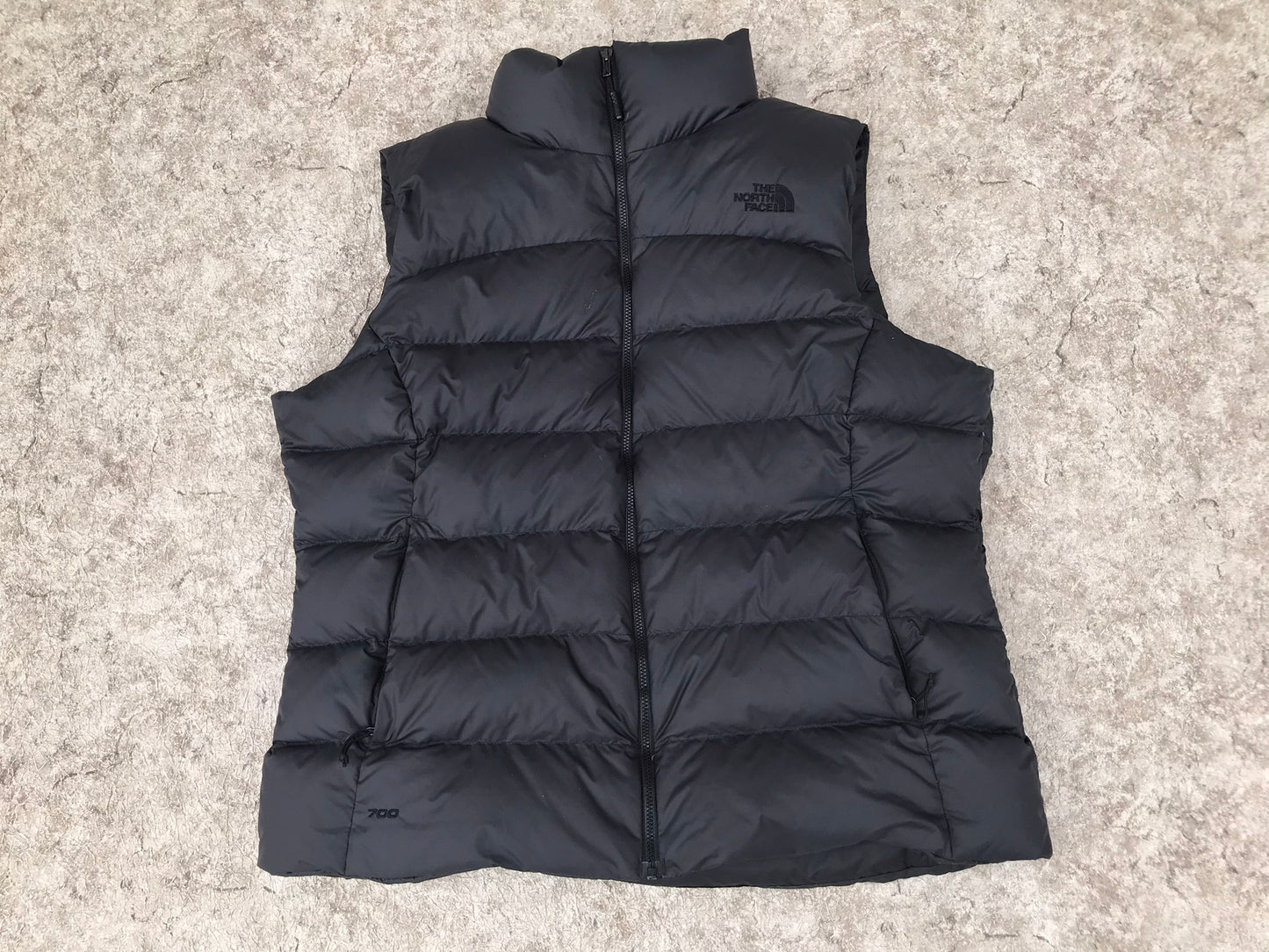 The North Face Ladies Size X Large Nuptse 700 fill Goose Down Quilted Vest New Never Worn Paid 259.99 + tax