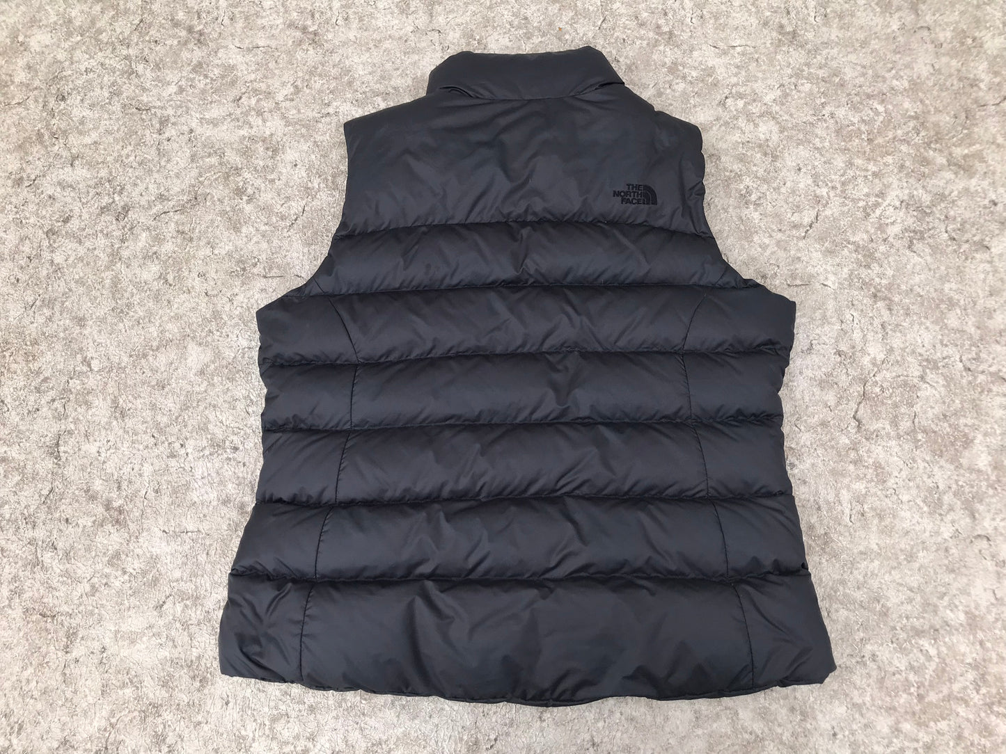 The North Face Ladies Size X Large Nuptse 700 fill Goose Down Quilted Vest New Never Worn Paid 259.99 + tax