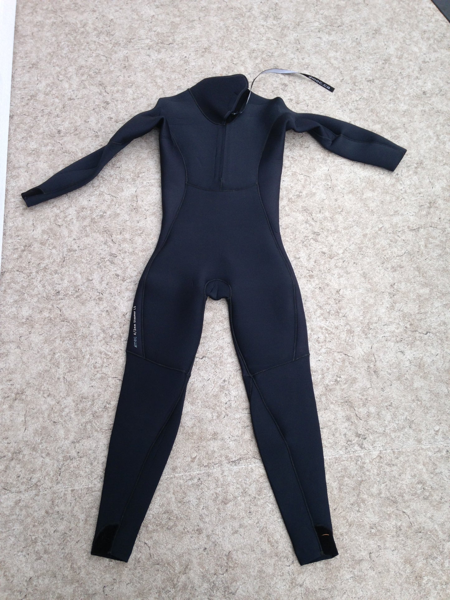 Wetsuit Men's Size Large Tall MEC 4-3 mm Neoprene Black Surf Dive Excellent