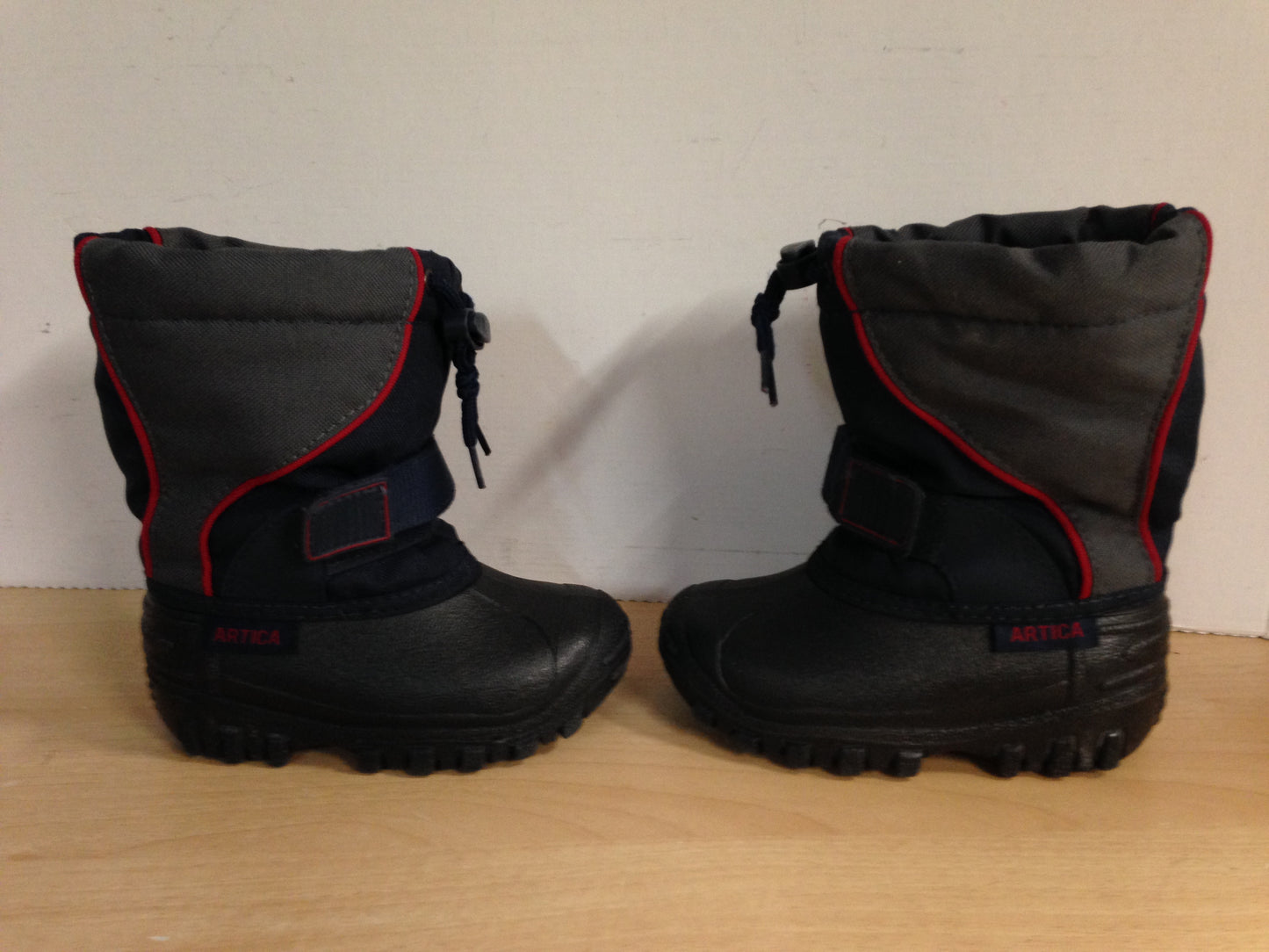Winter Boots Child Size 8 Toddler Arctica Grey Black Red Excellent