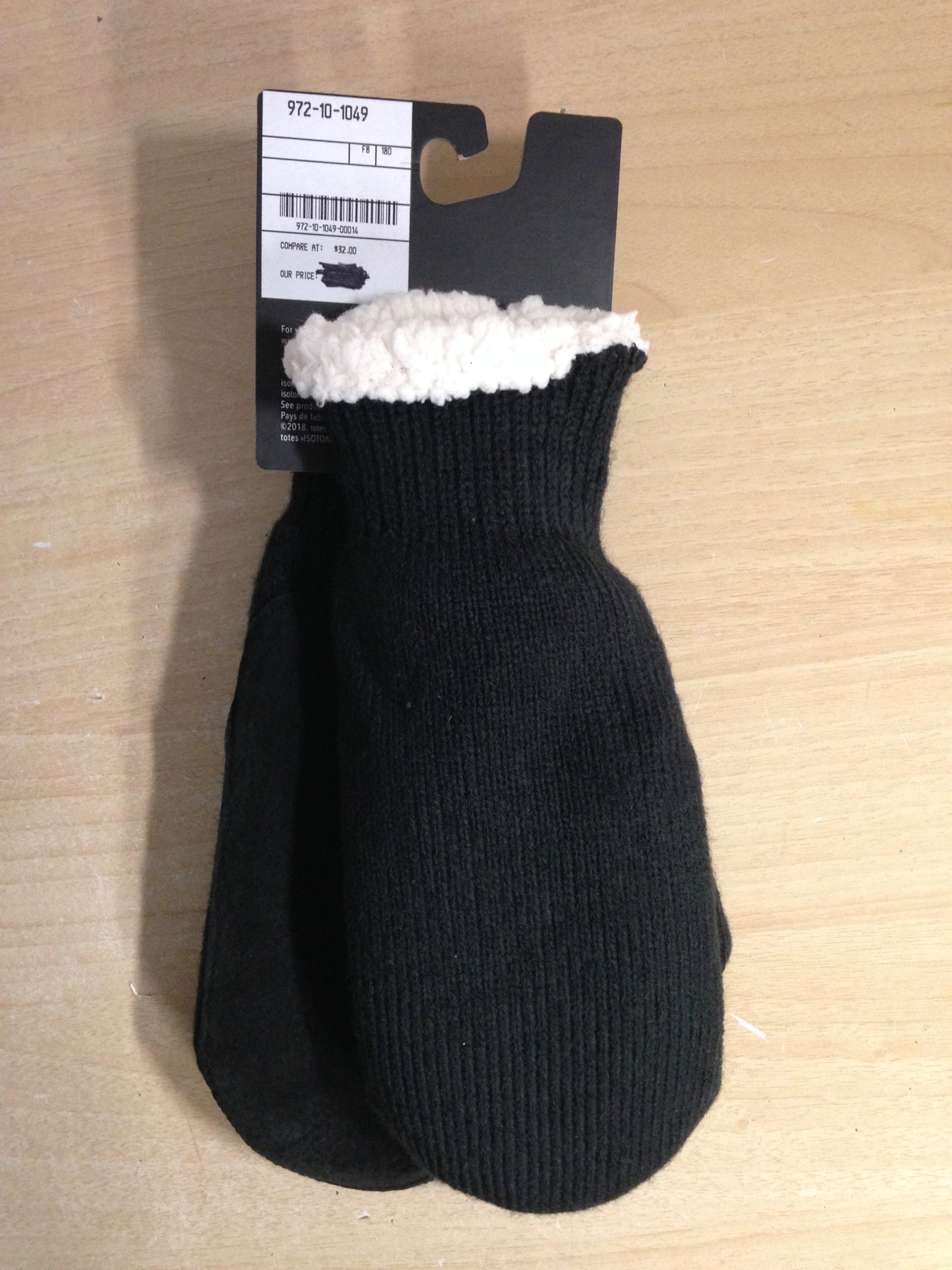 Winter Gloves and Mitts Ladies Size Medium Isotoner Black White NEW