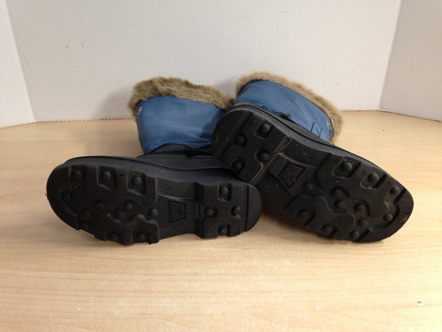 Winter Boots Child Size 13 Maple Leaf Blue Black With Faux Fur