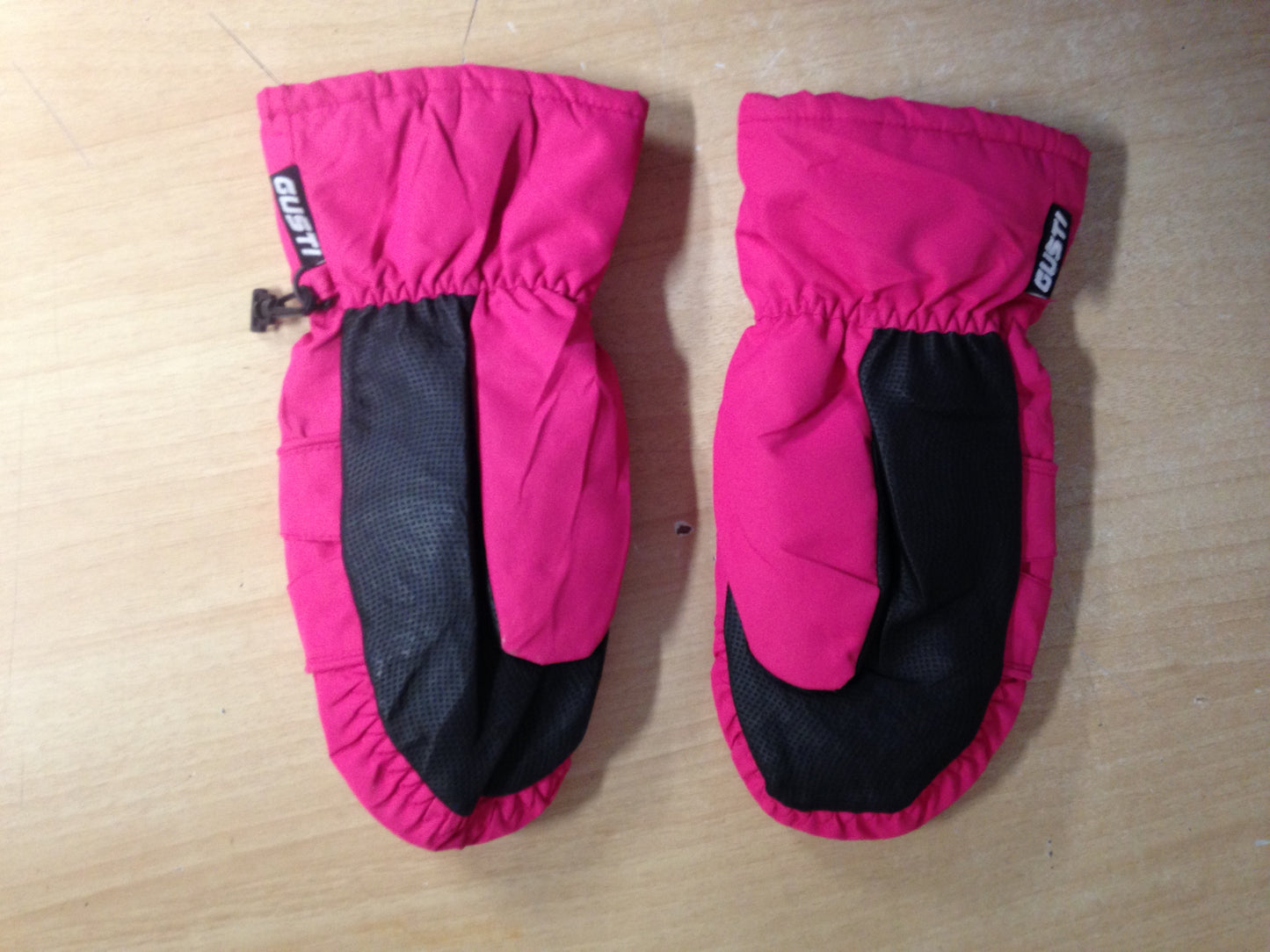 Winter Gloves and Mitts Child Size 7-10 Fushia Excellent