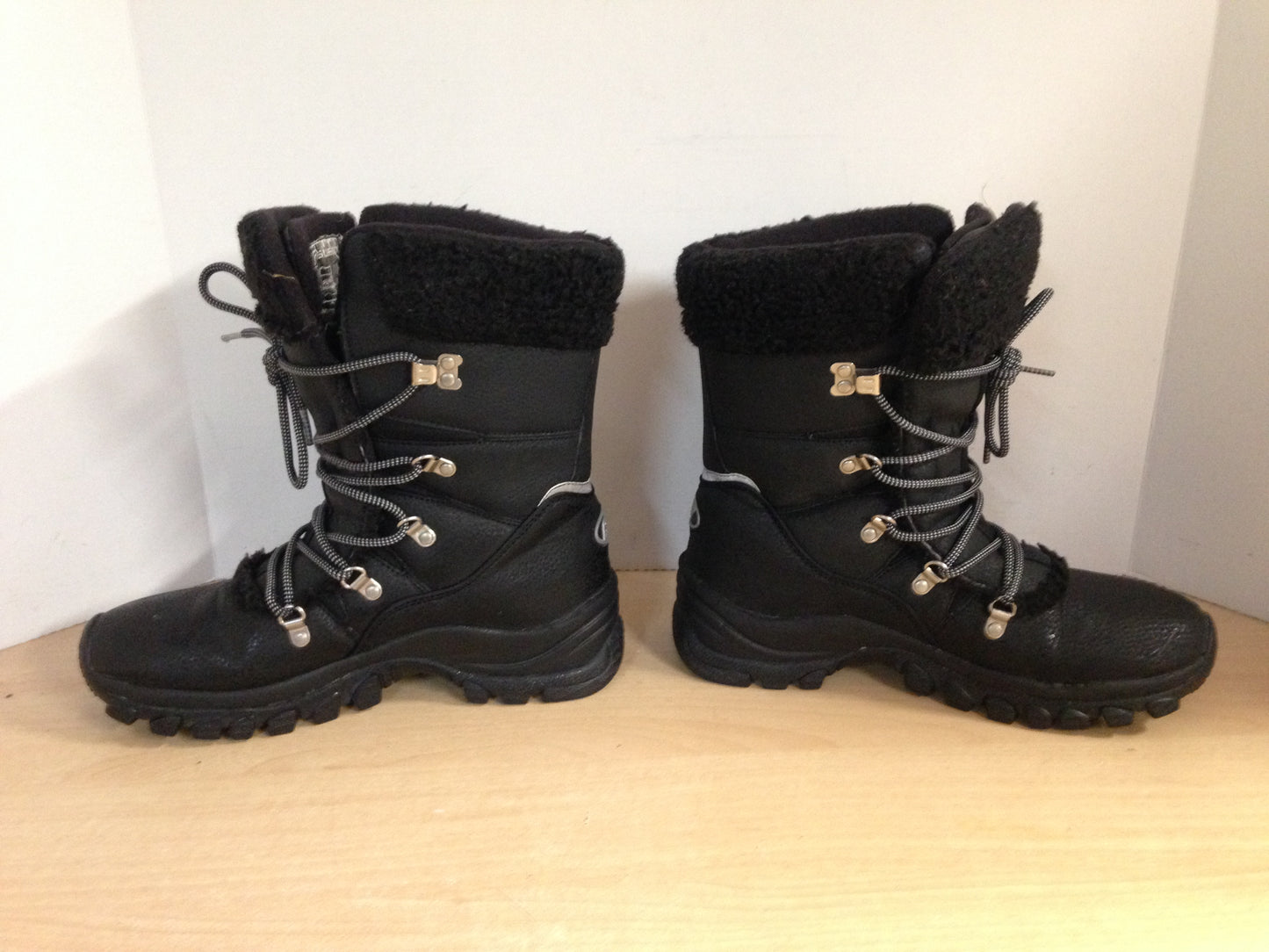 Winter Boots Ladies Size 9 Superfit Black Excellent
