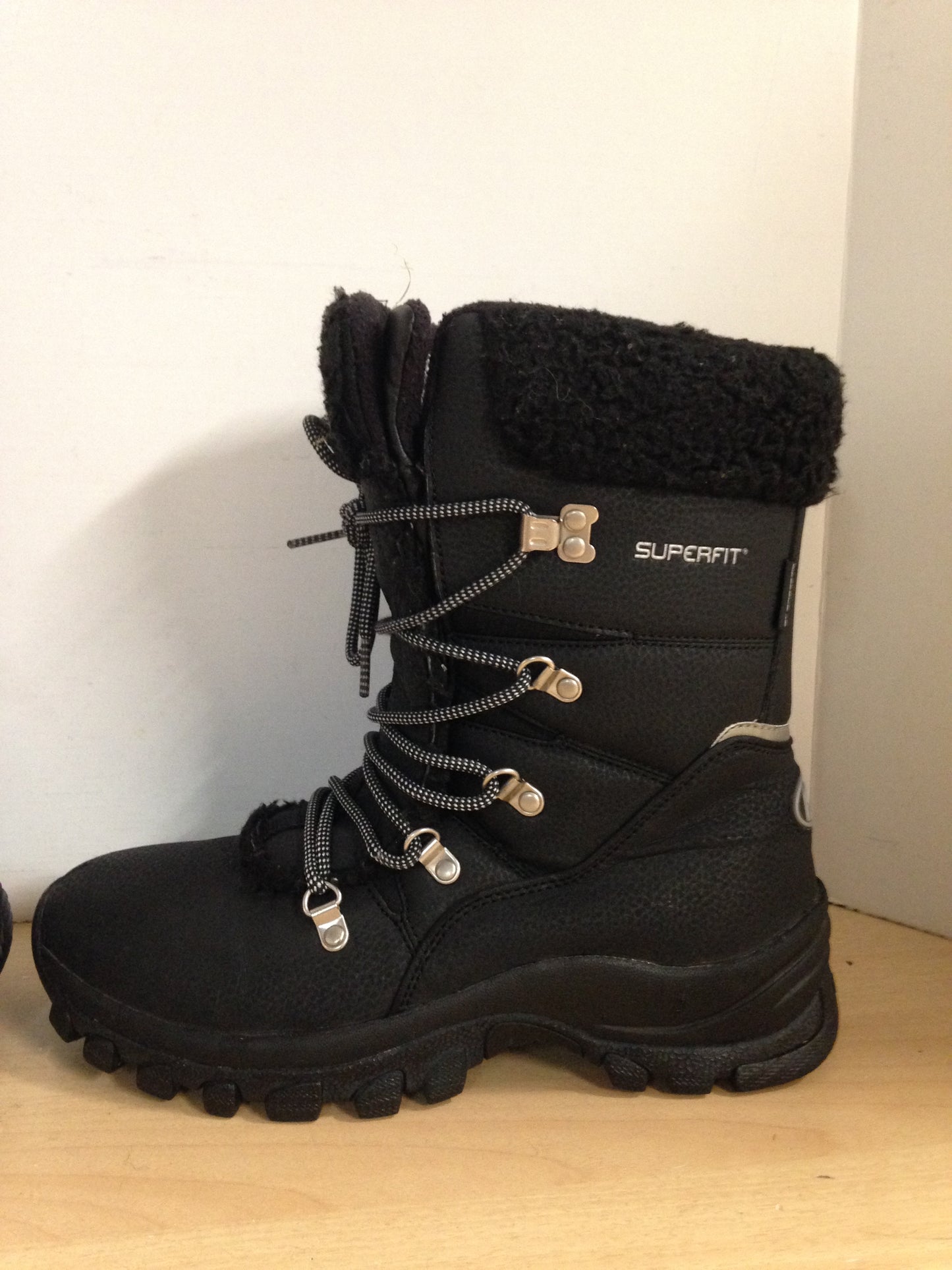 Winter Boots Ladies Size 9 Superfit Black Excellent