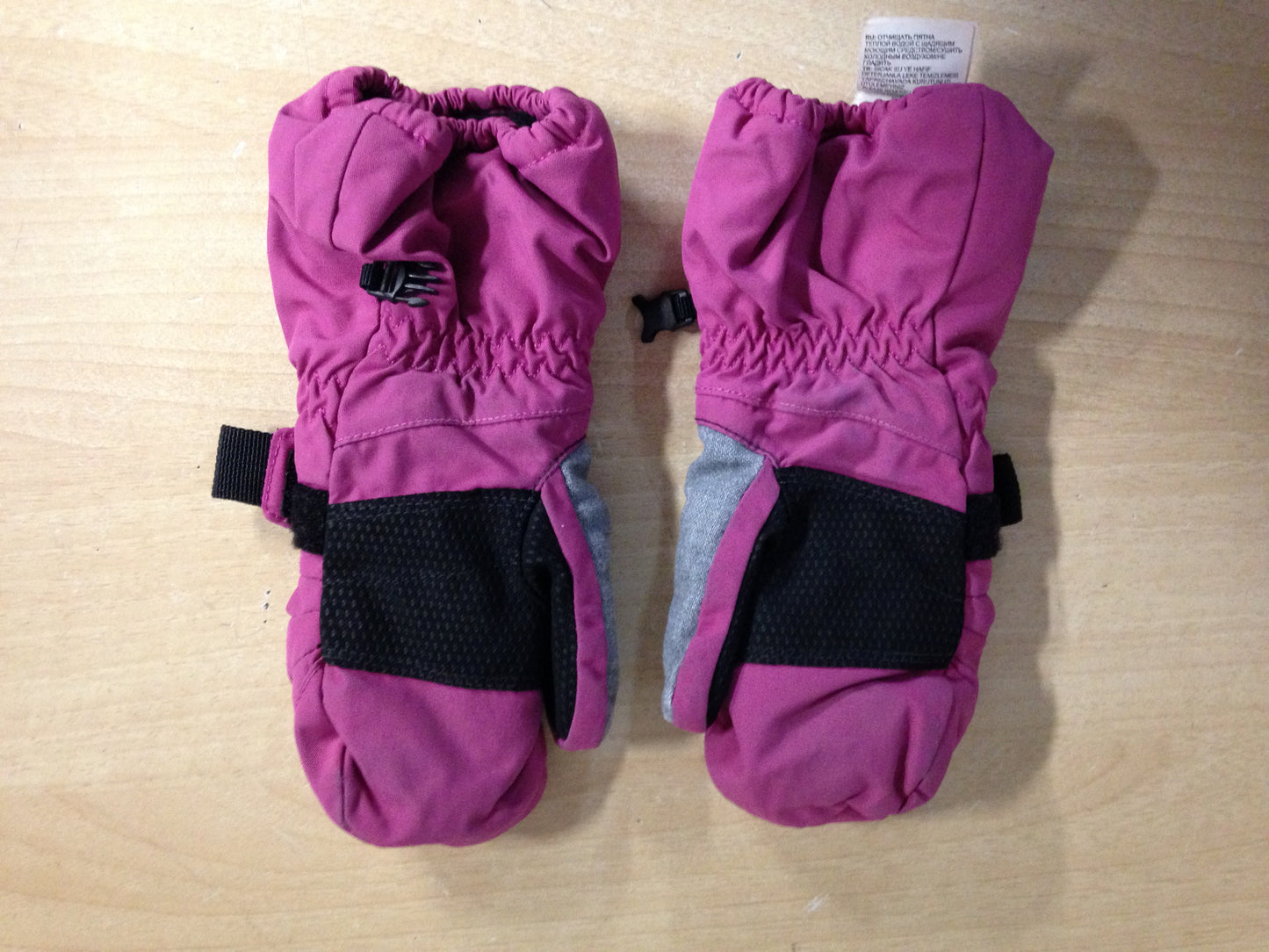 Winter Gloves and Mitts Child Size 4 The North Face Pink Grey Waterproof Excellent Snowboarding