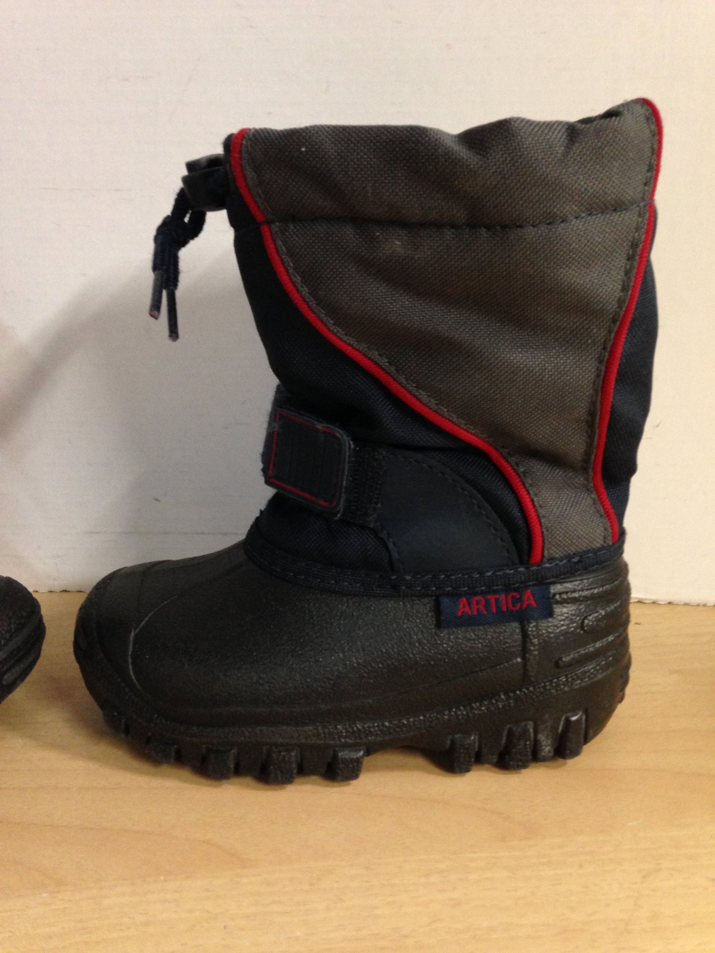 Winter Boots Child Size 8 Toddler Arctica Grey Black Red Excellent