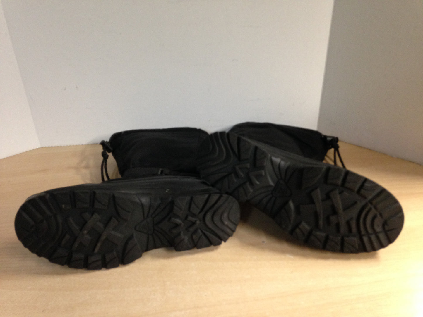 Winter Boots Men's Size 8 Kamik Black With Liner Excellent