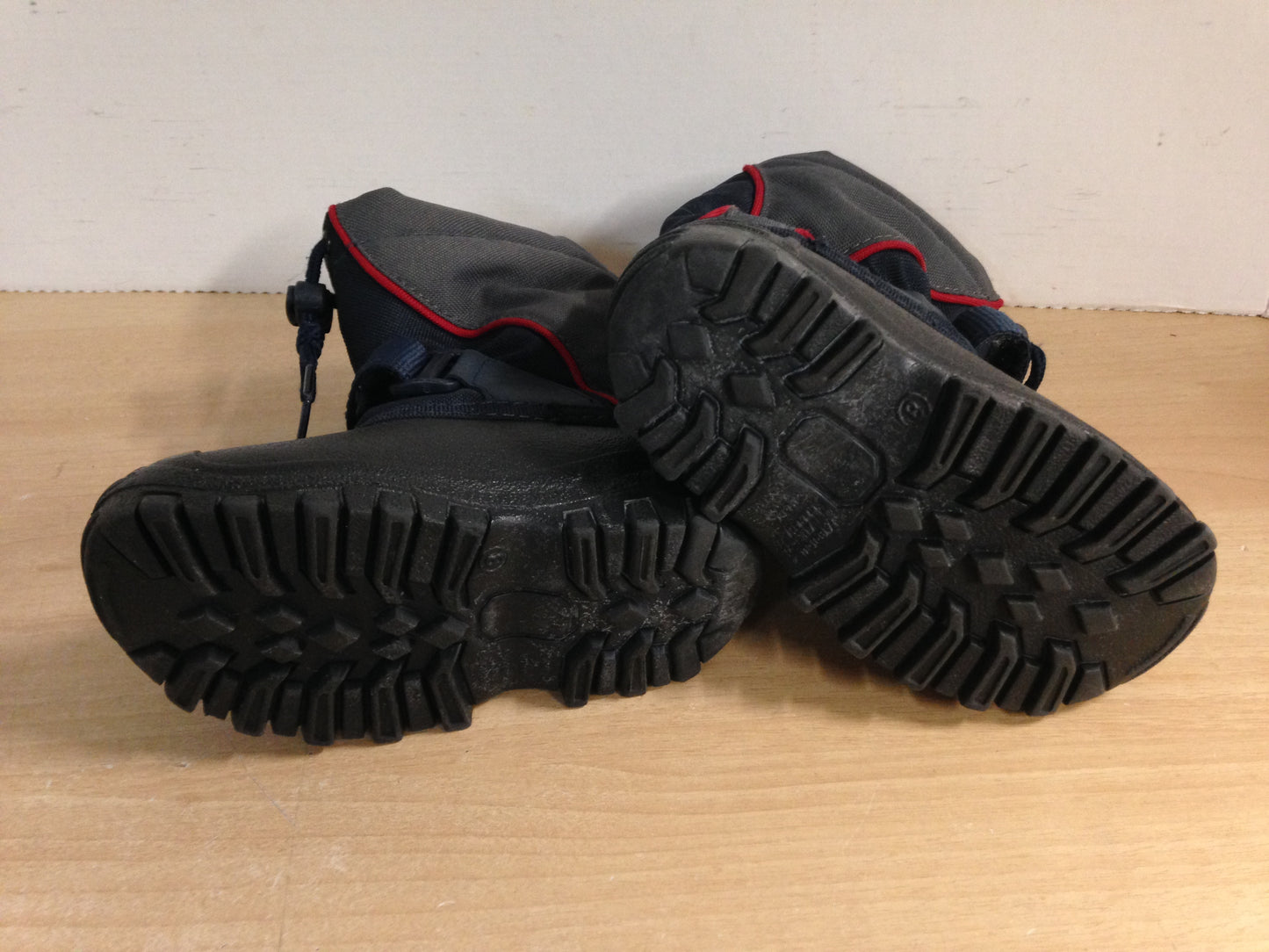 Winter Boots Child Size 8 Toddler Arctica Grey Black Red Excellent