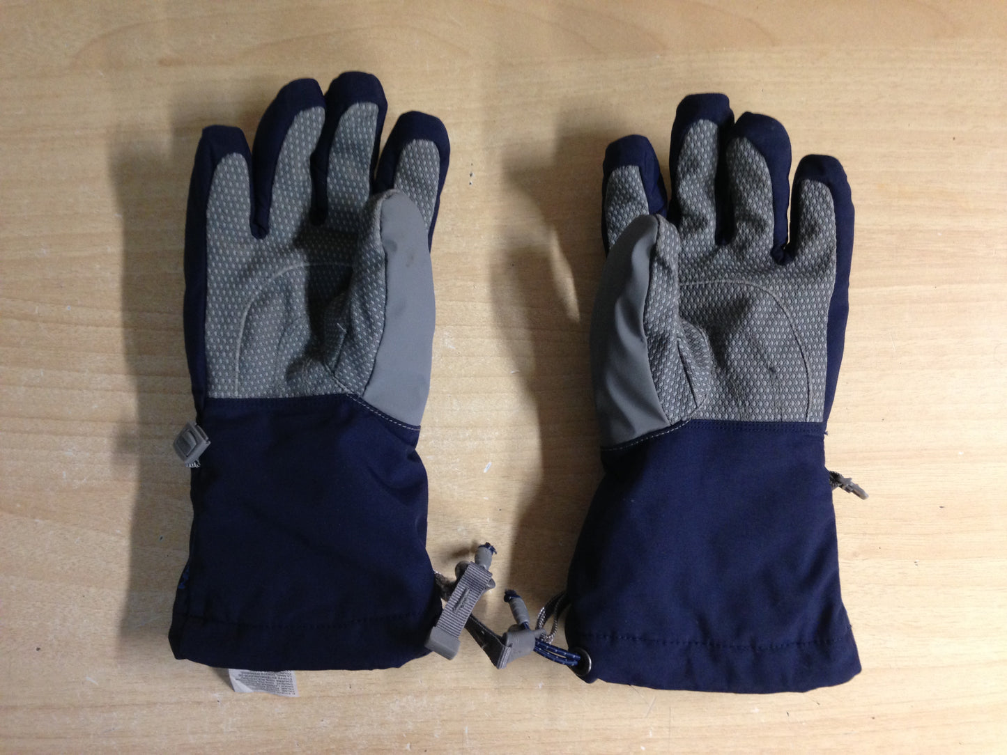 Winter Gloves and Mitts Child Size 6-8 The North Face Blue Grey As New