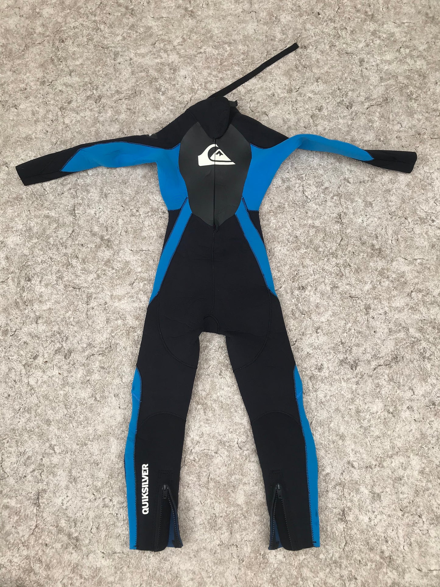 Wetsuit Child Size 4-6 Full QuickSilver 4-3 mm Surf Black Blue