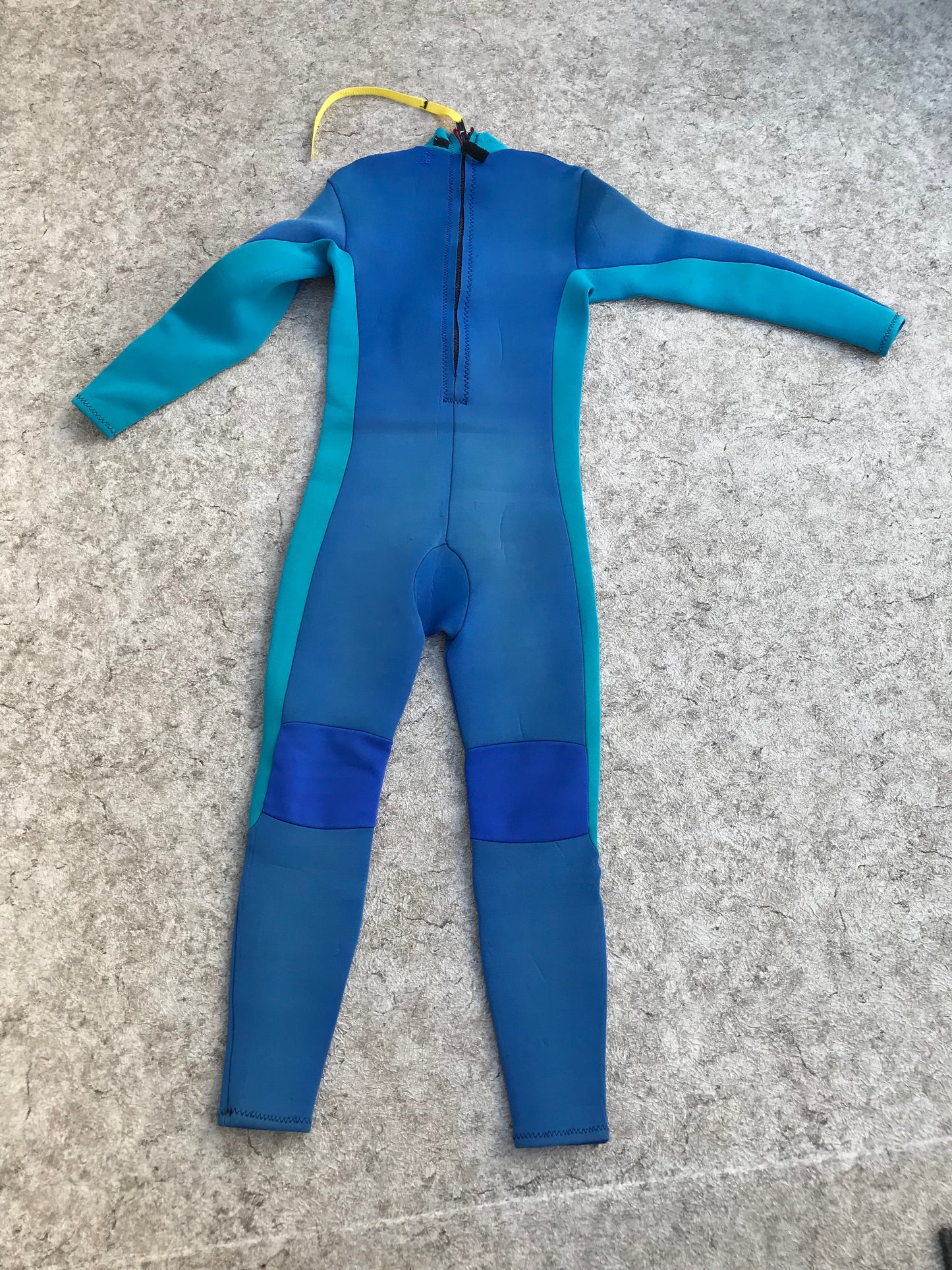 Wetsuit Ladies Full Size Medium 4-3 mm Neoprene Teal and Blue Surf Minor Fading