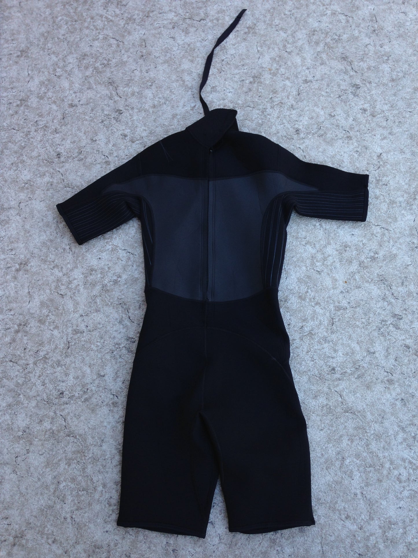 Wetsuit Ladies Size 10 MEC 2-3 mm Neoprene Black New Demo Model