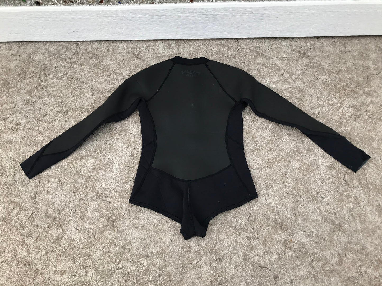 Wetsuit Ladies Size 6 Billabong 2-3 mm Neoprene Surf Capsule Snorkel Swim New Demo Model
