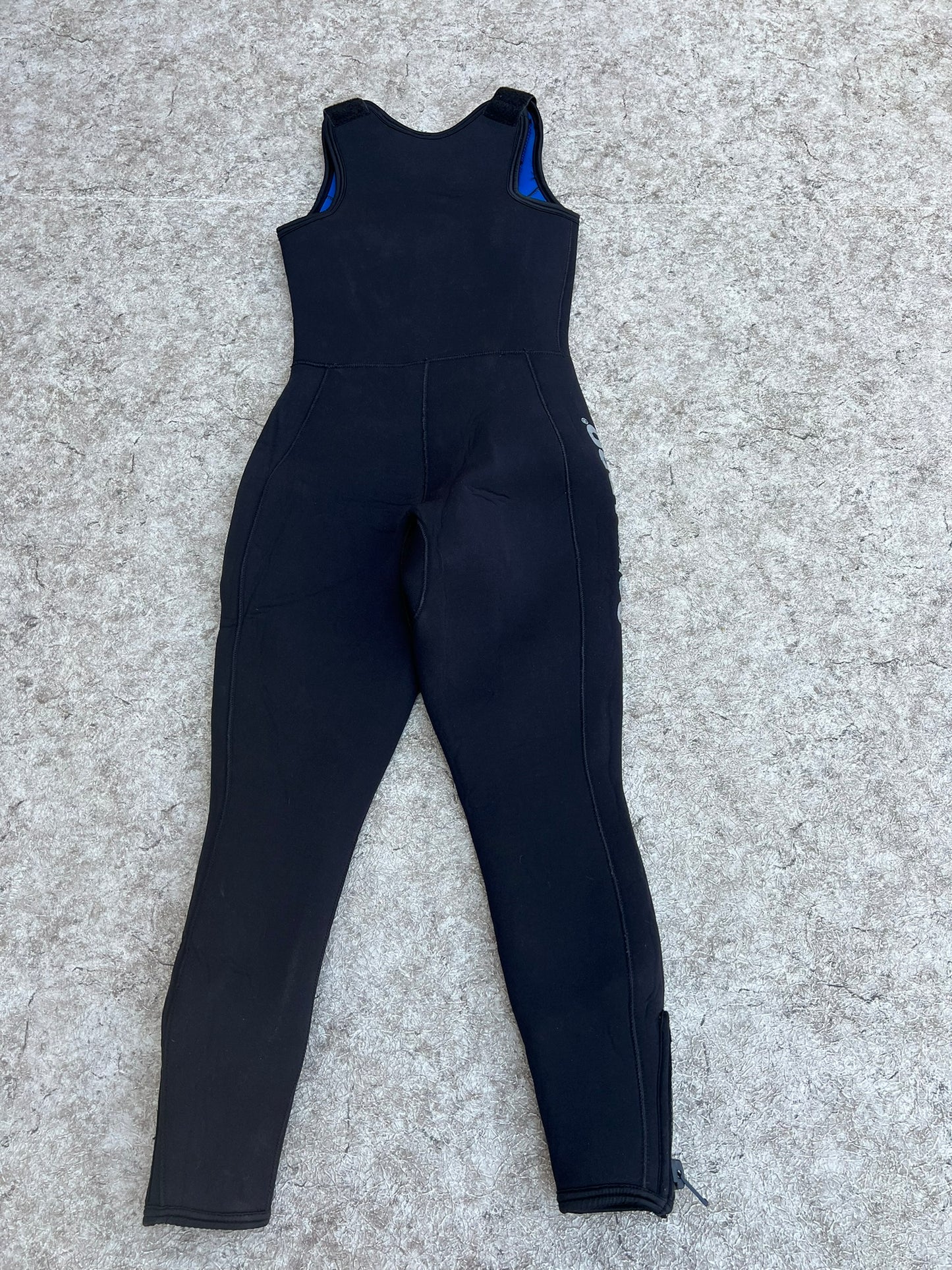 Wetsuit Ladies Size Small Scuba Pro Surf 5 mm Neoprene Black Excellent