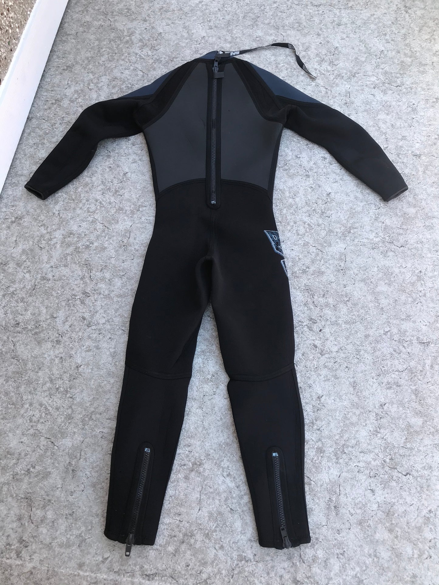 Wetsuit Men's Size Medium Bare Full 4-3 mm Neoprene Black Blue Excellent