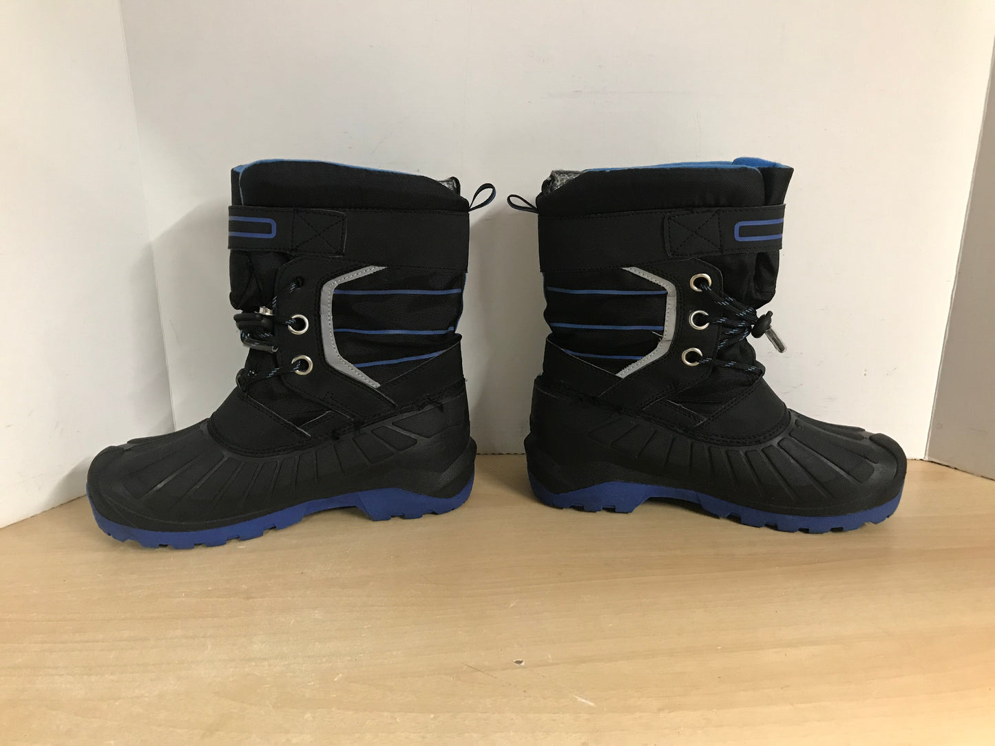 Winter Boots Child Size 4 Kodiak With Liner Blue Black