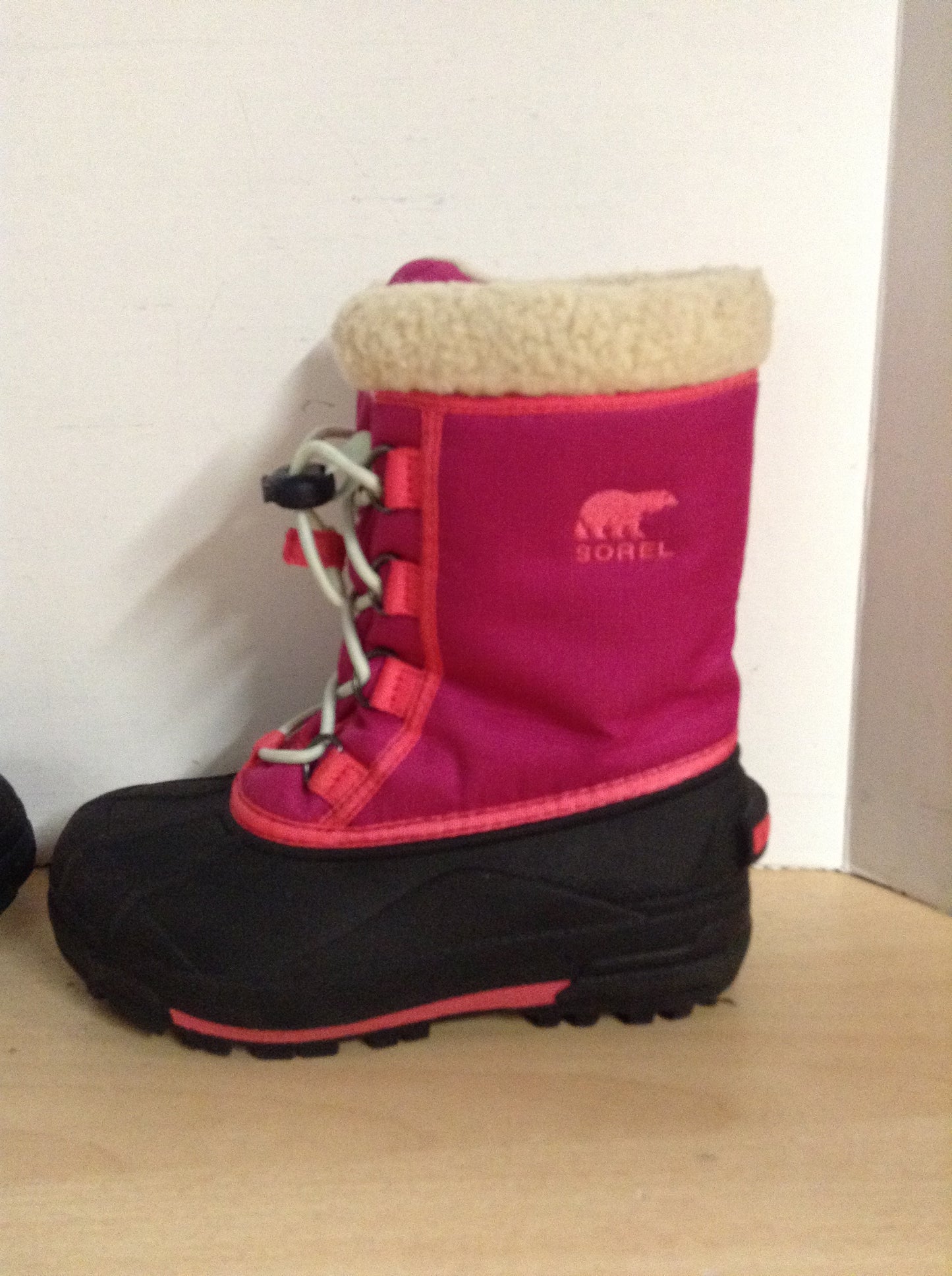 Winter Boots Child Size 13 Sorel Fushia Pink Black Excellent As New