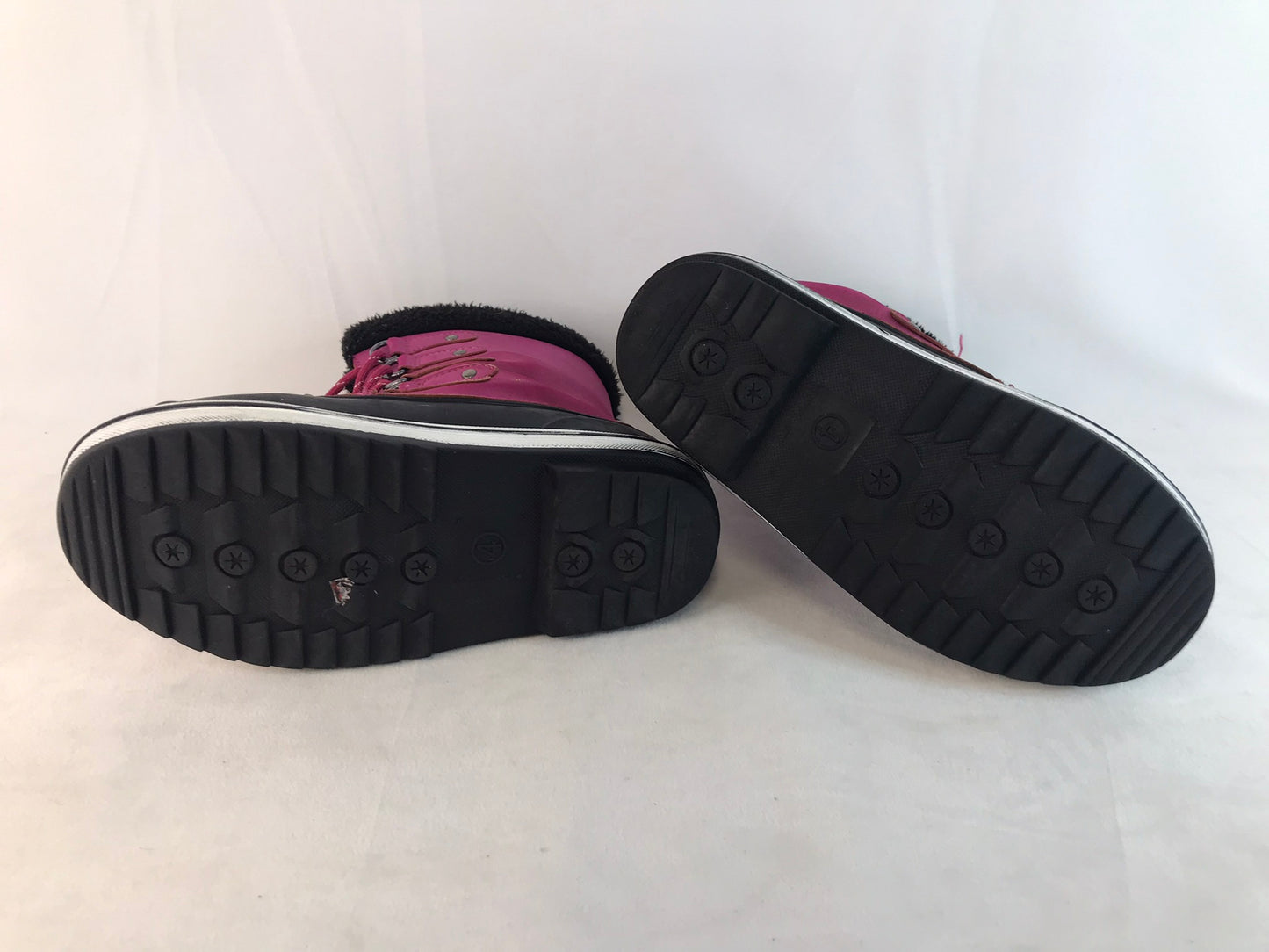 Winter Boots Child Size 4 Canadian Fushia Black Excellent