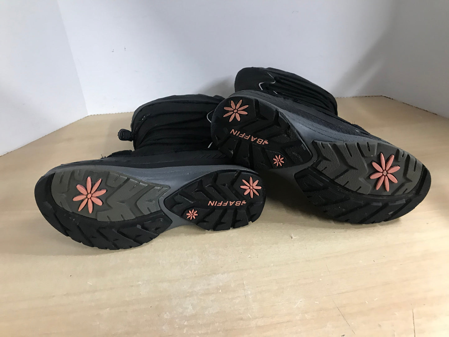 Winter Boots Child Size 6 Youth Baffin Polar Proven Waterproof With Warm Liner Black Grey As New