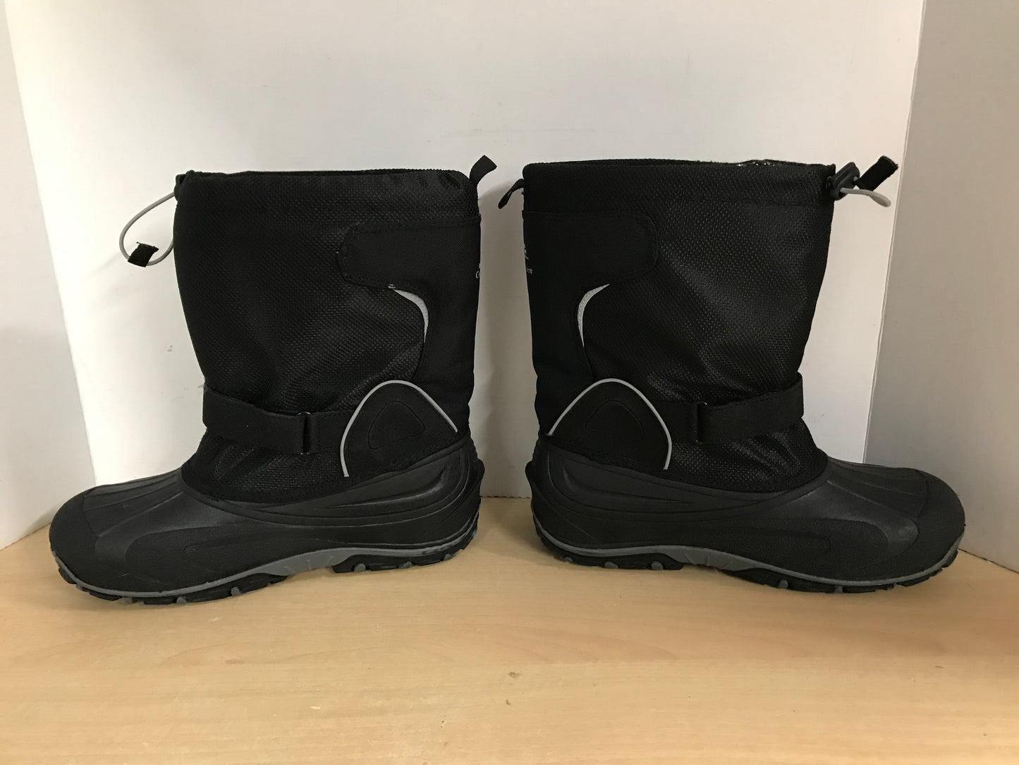 Winter Boots Child Size 6 Youth Canadian Kids Waterproof Black with Liner Excellent